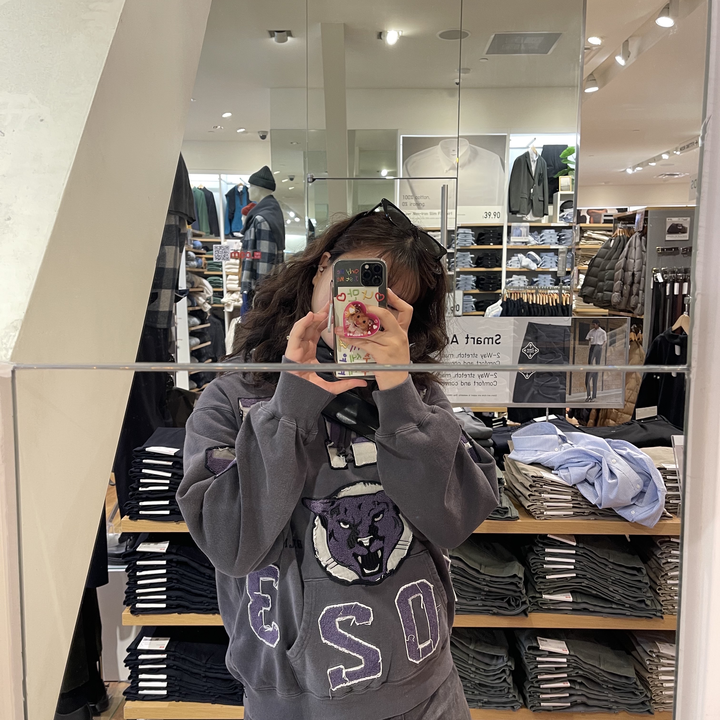 Supreme Washed Panther Hooded Sweatshirt Black - 23FW, Adidas Yeezy Boost 350 V2 Zebra 2017/2019/2020 착용 스타일 - 3