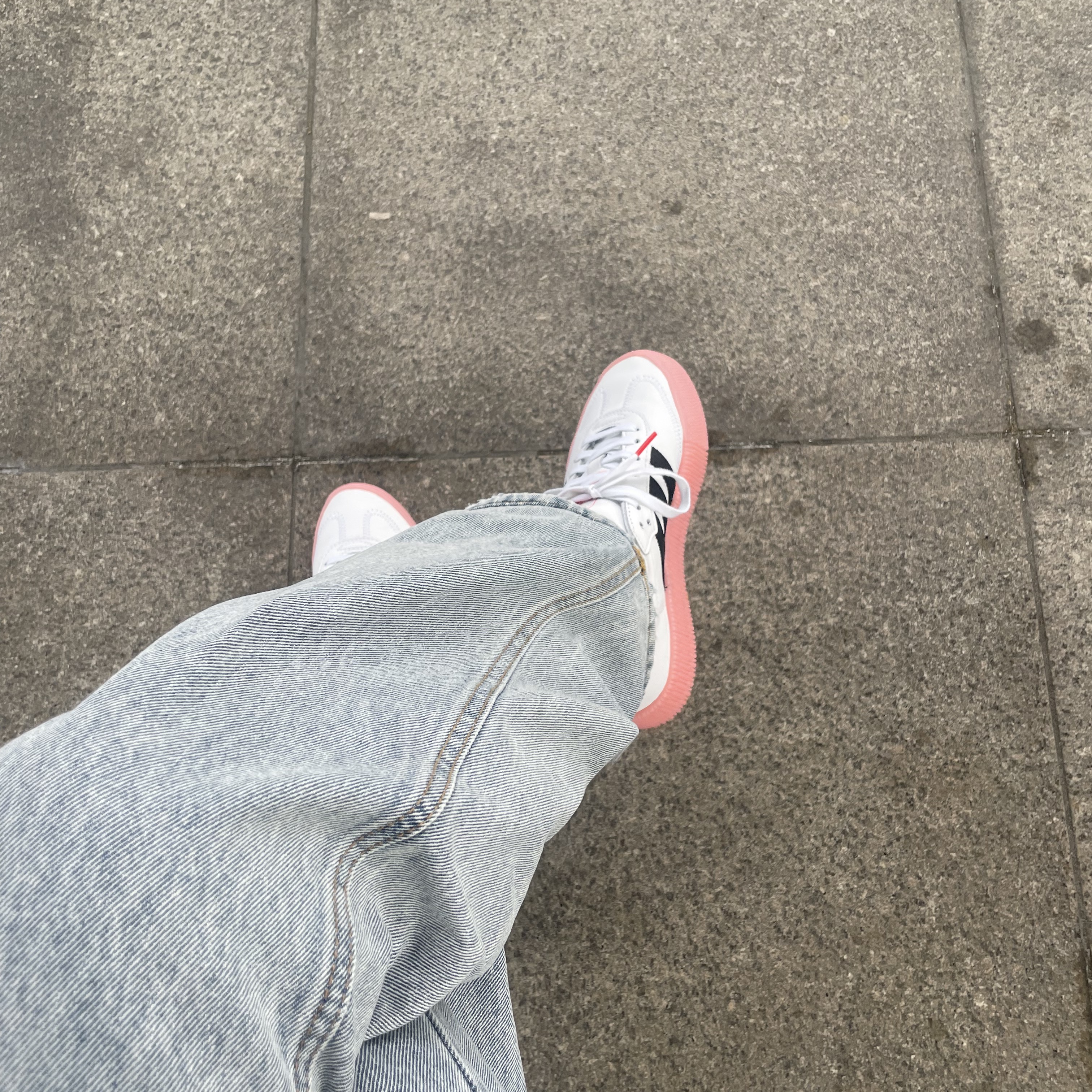(W) Adidas Sambarose White Pink 착용 스타일