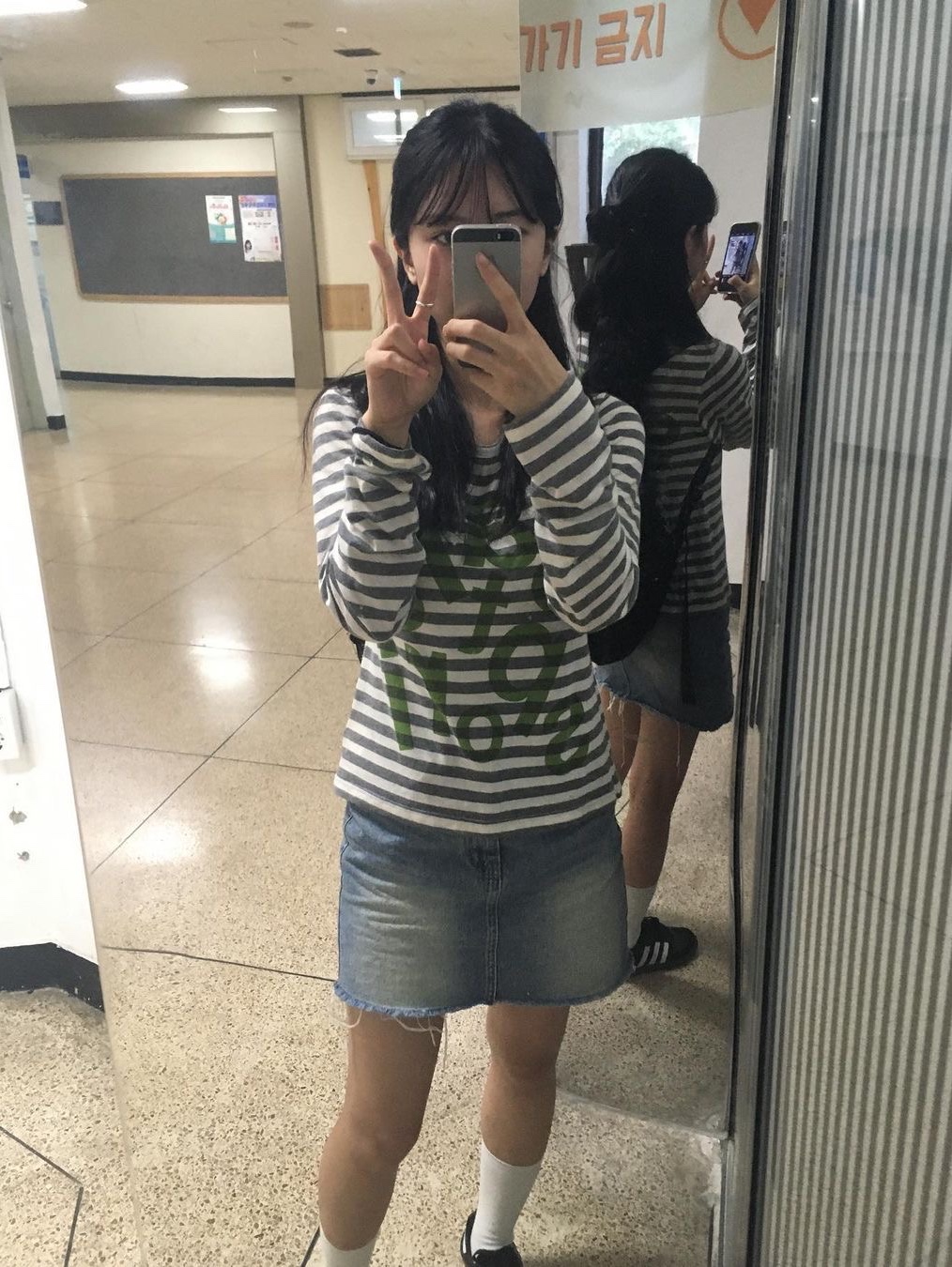 [KREAM 단독] Safarispot Women 1/2 Ticketing Stripe Border Tee Gray, [KREAM 단독] Safarispot Ticketing Stripe Border Tee Gray 착용 스타일