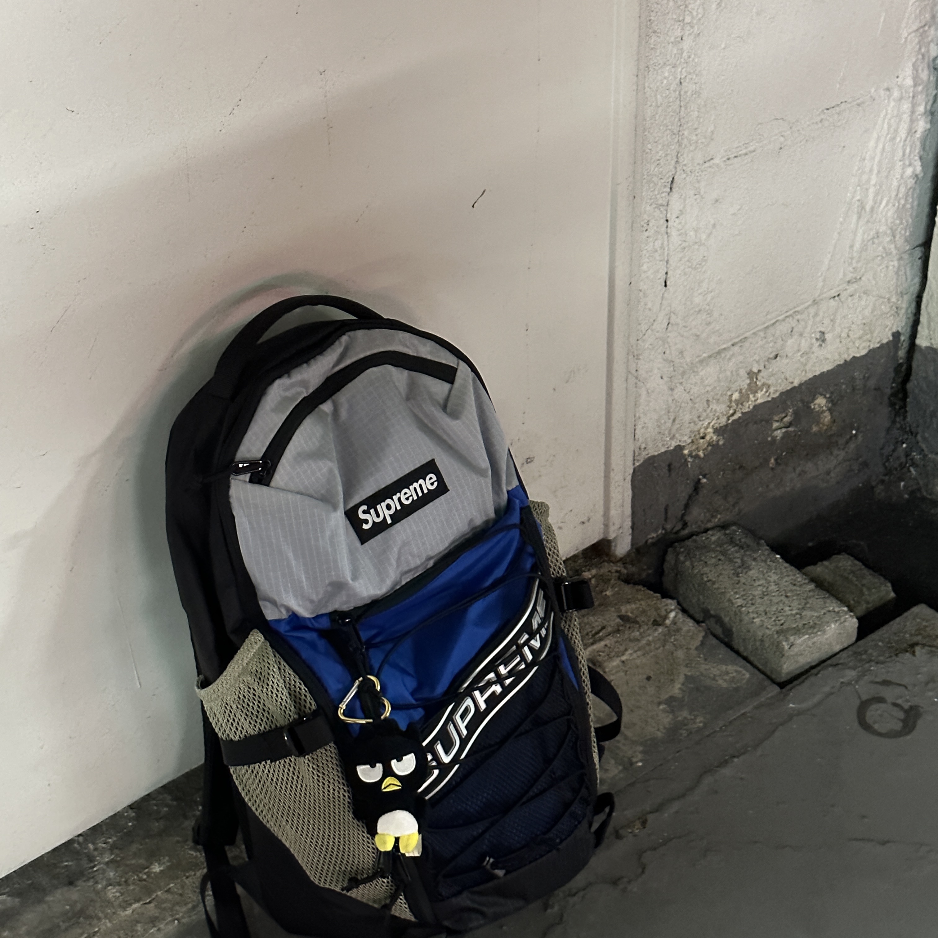 Supreme Backpack Blue - 23FW 착용 스타일 - 1