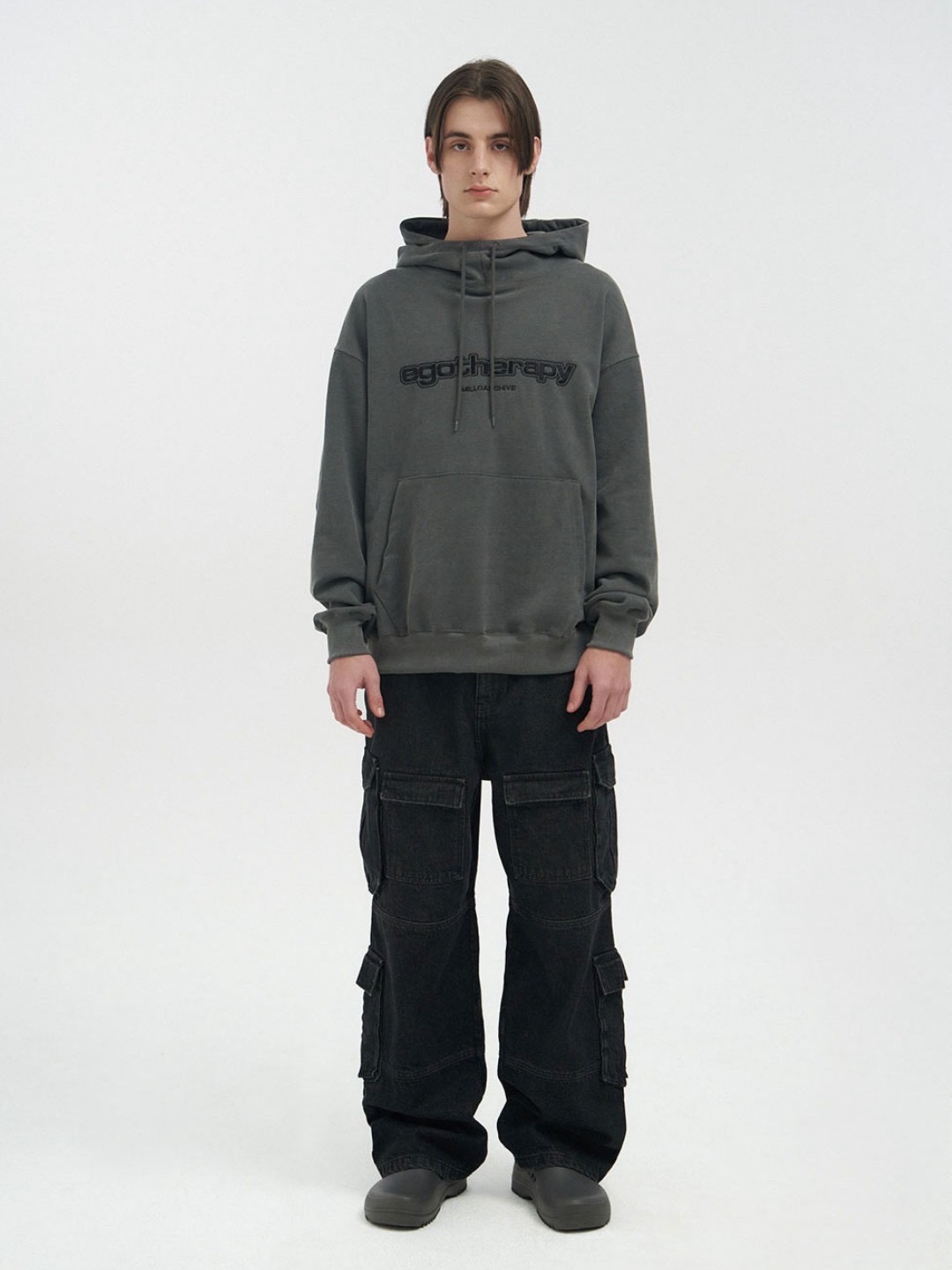 Millo Archive Ego Theraphy Hoodie Cement Gray 착용 스타일