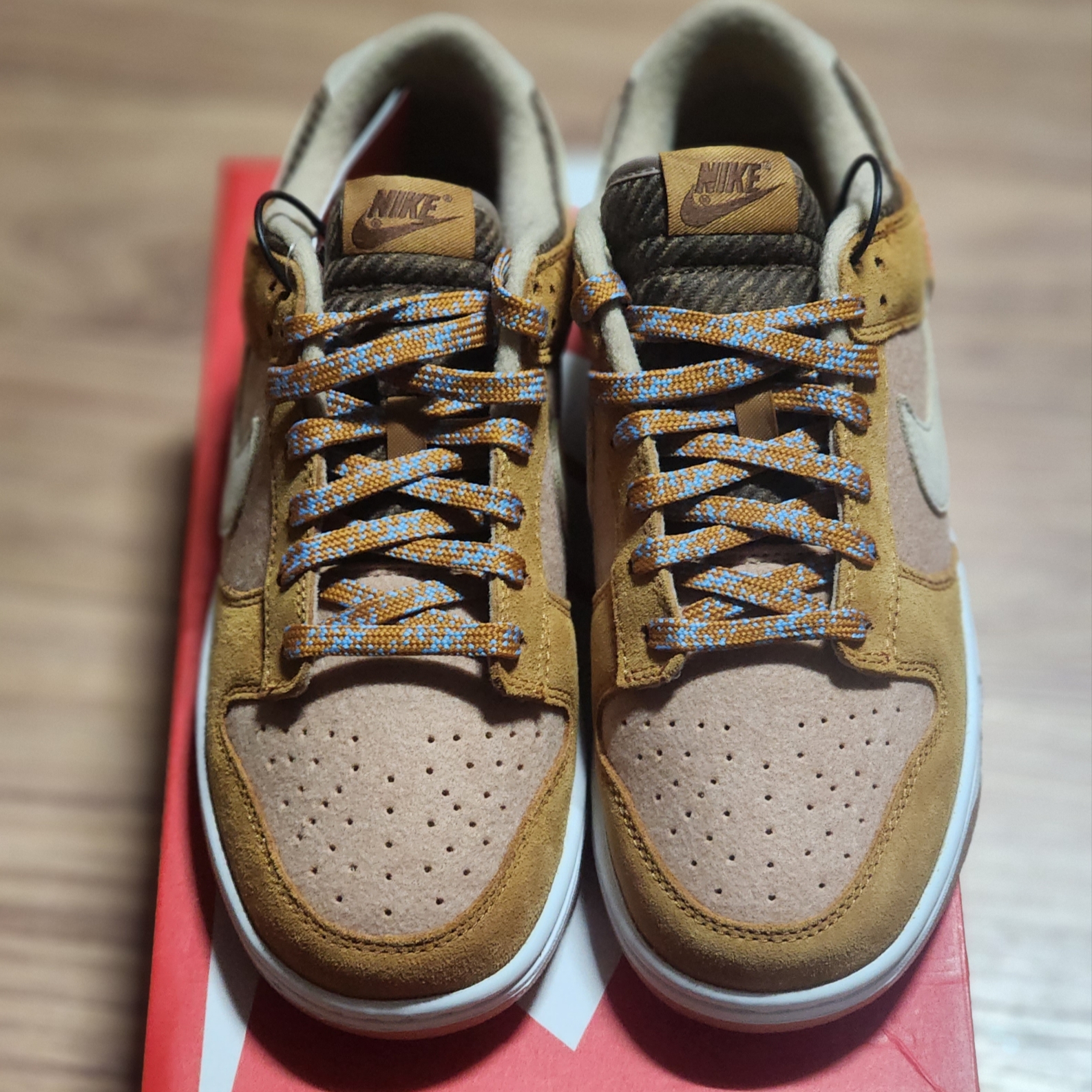 Nike Dunk Low SE Praline Desert Ochre 착용 스타일 - 1