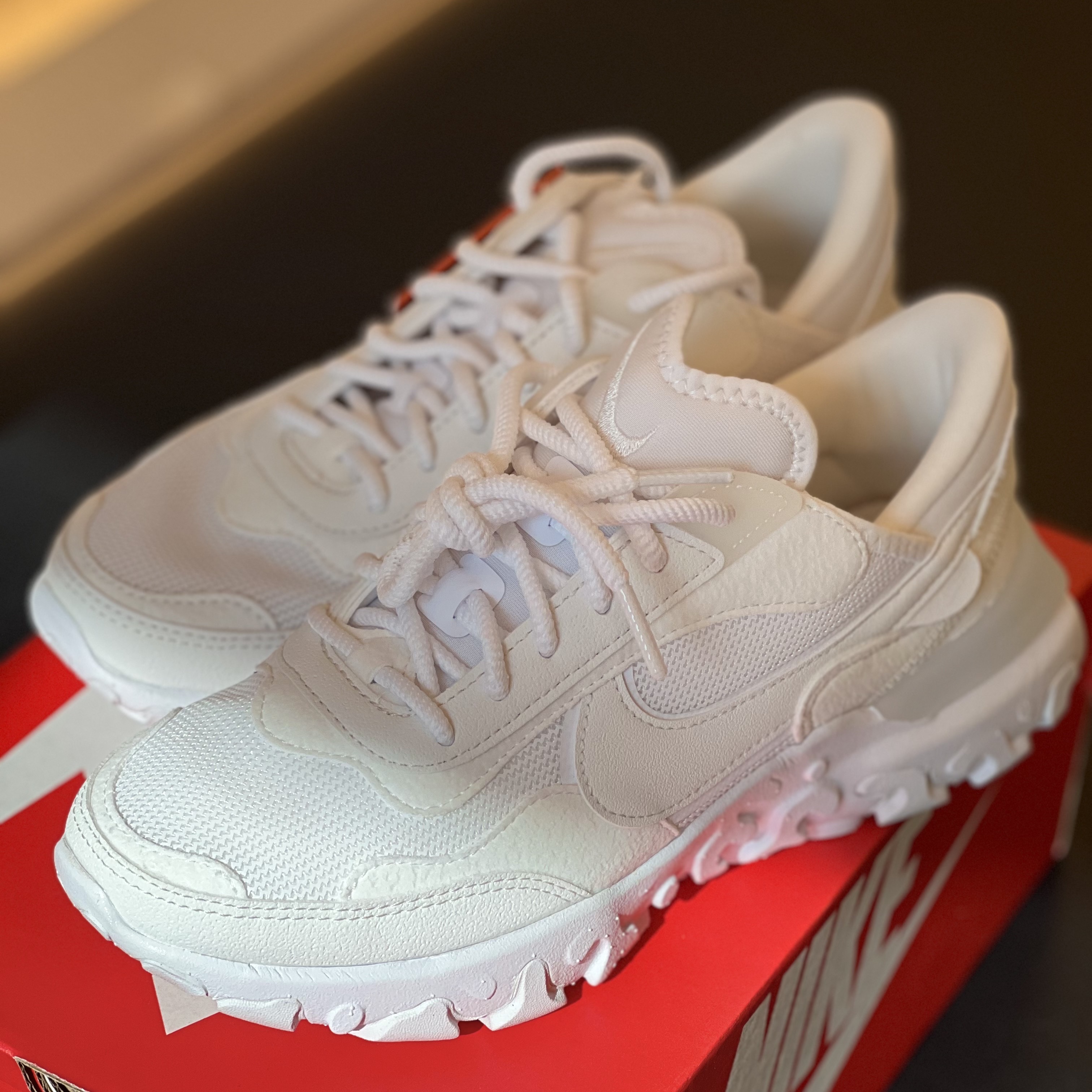 (W) Nike React R3vision Summit White 착용 스타일 - 1