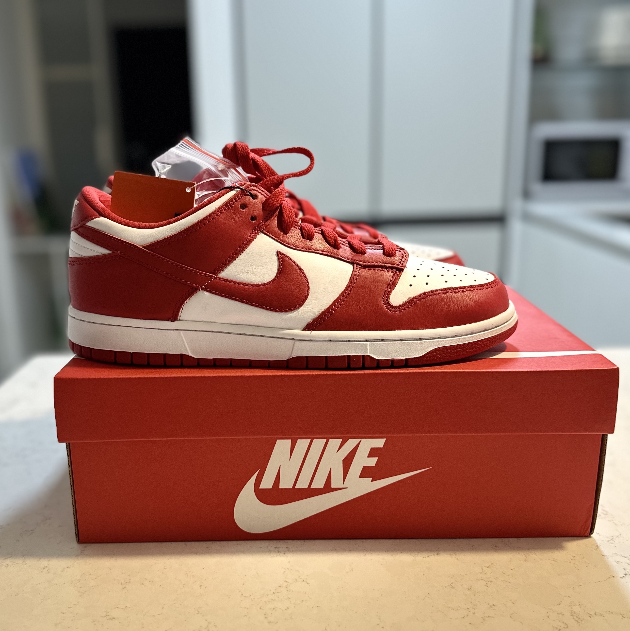 Nike Dunk Low SP White and University Red 2023 착용 스타일 - 3