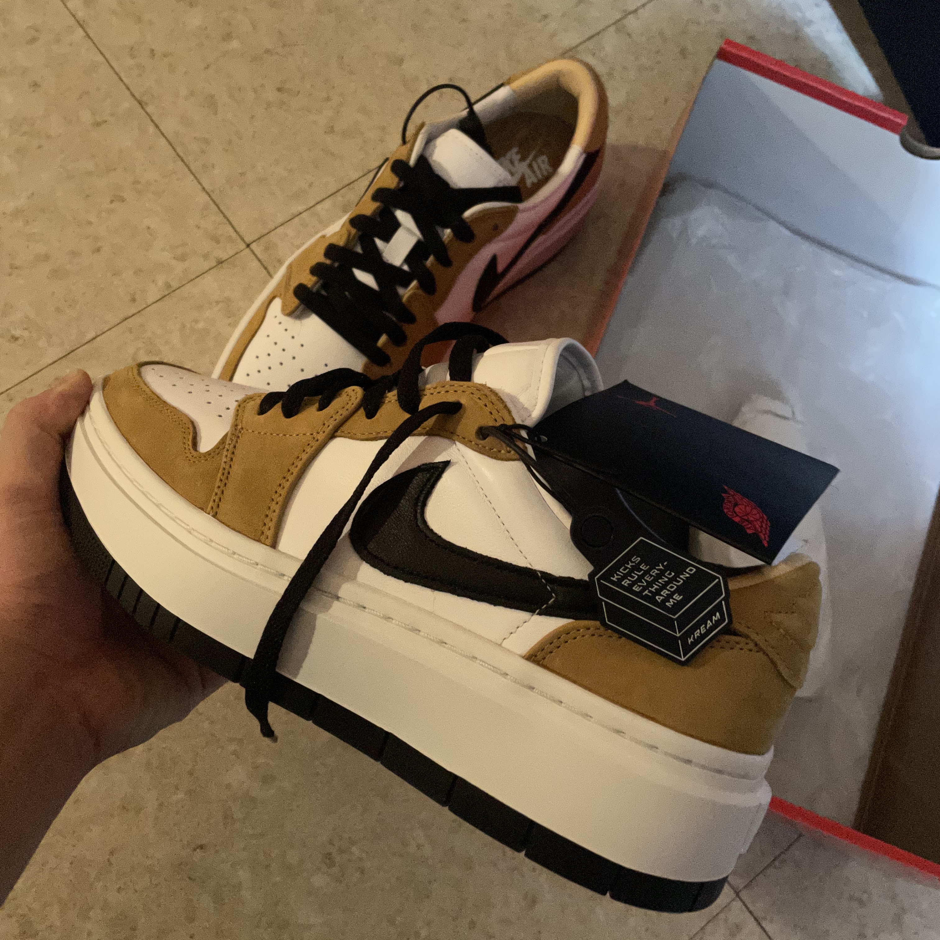 (W) Jordan 1 Elevate Low Golden Harvest 착용 스타일
