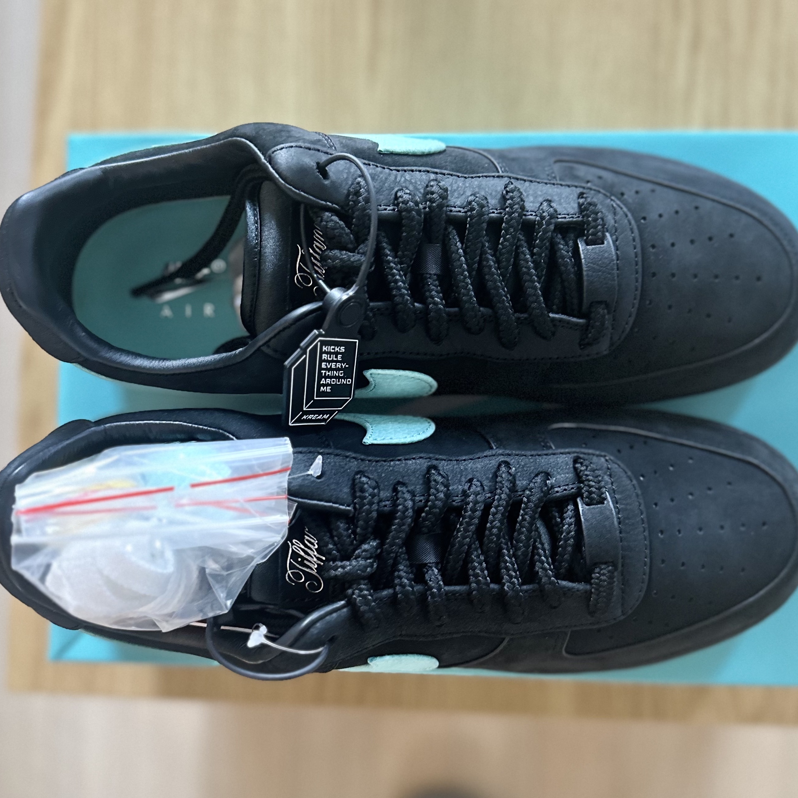 Nike x Tiffany & Co. Air Force 1 Low SP 1837 착용 스타일 - 4
