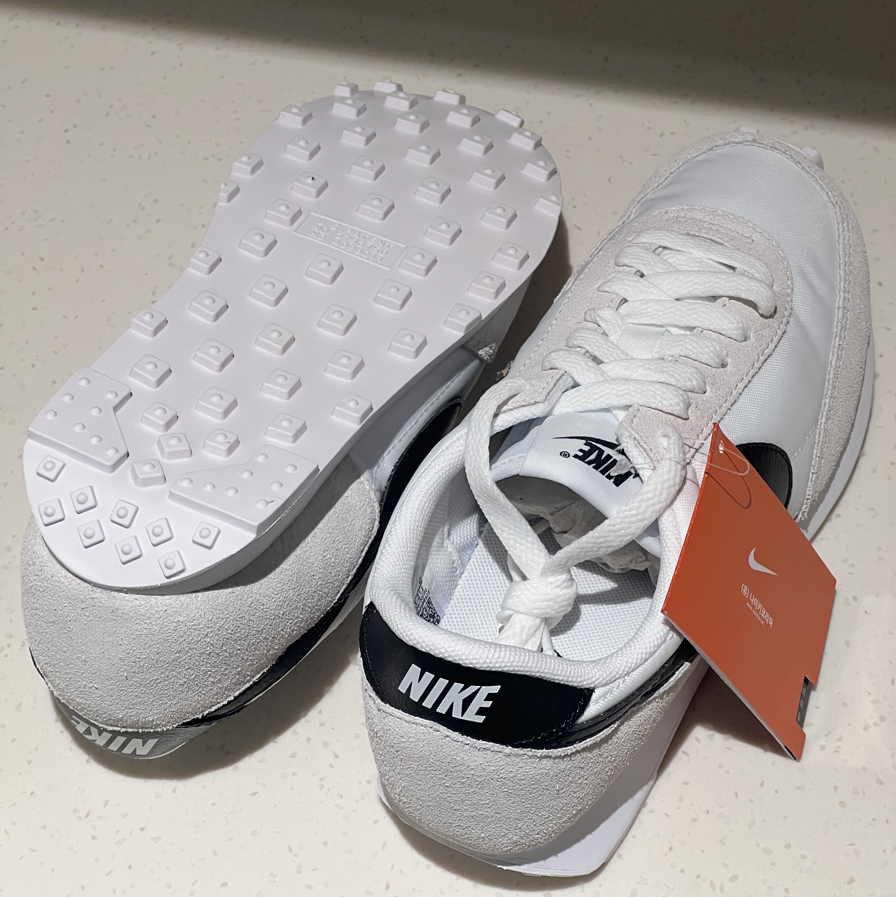 (W) Nike Daybreak Summit White Black 착용 스타일 - 5