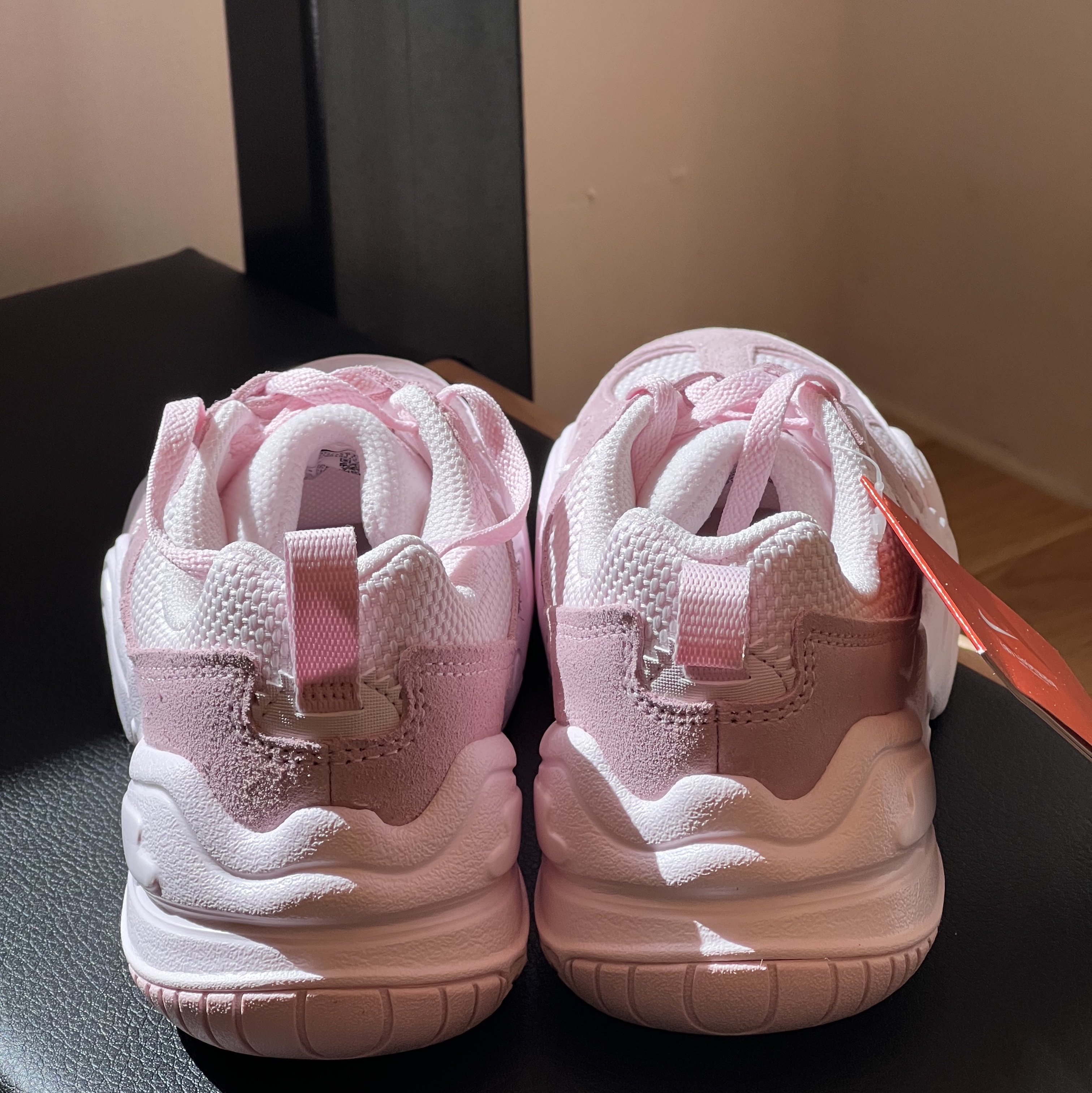 (W) Nike Tech Hera Pearl Pink 착용 스타일 - 5