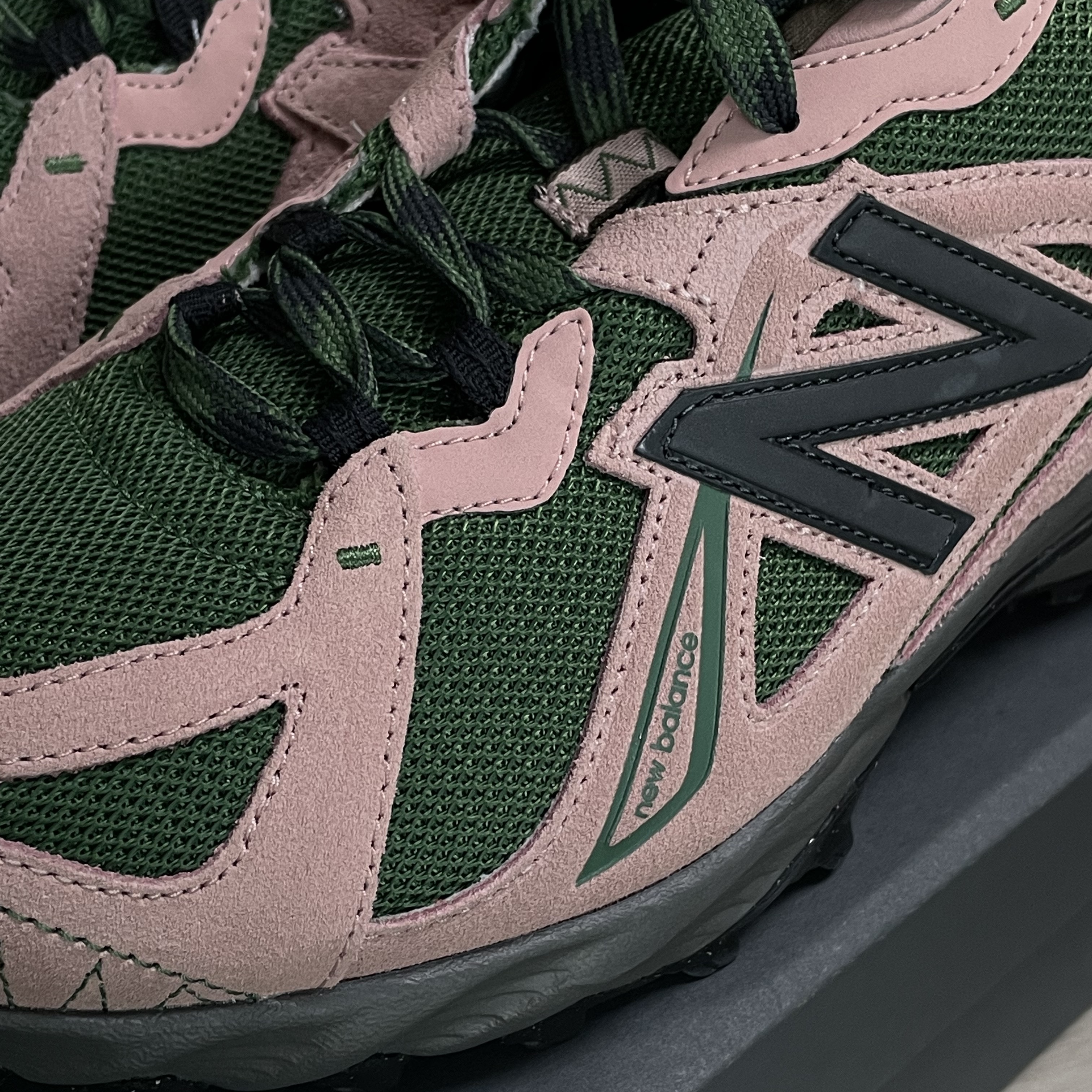 New Balance ML610T Pink Moon - D Standard 착용 스타일