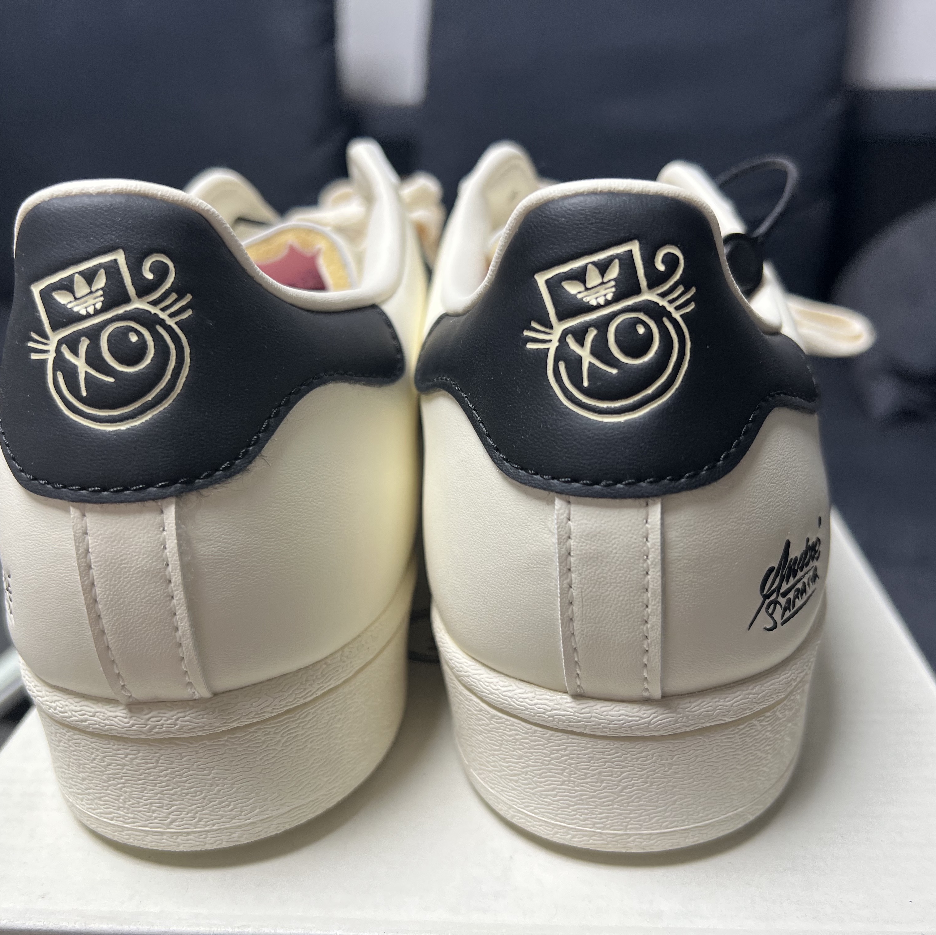 Adidas x Andre Saraiva Superstar Cream White Core Black 착용 스타일 - 3