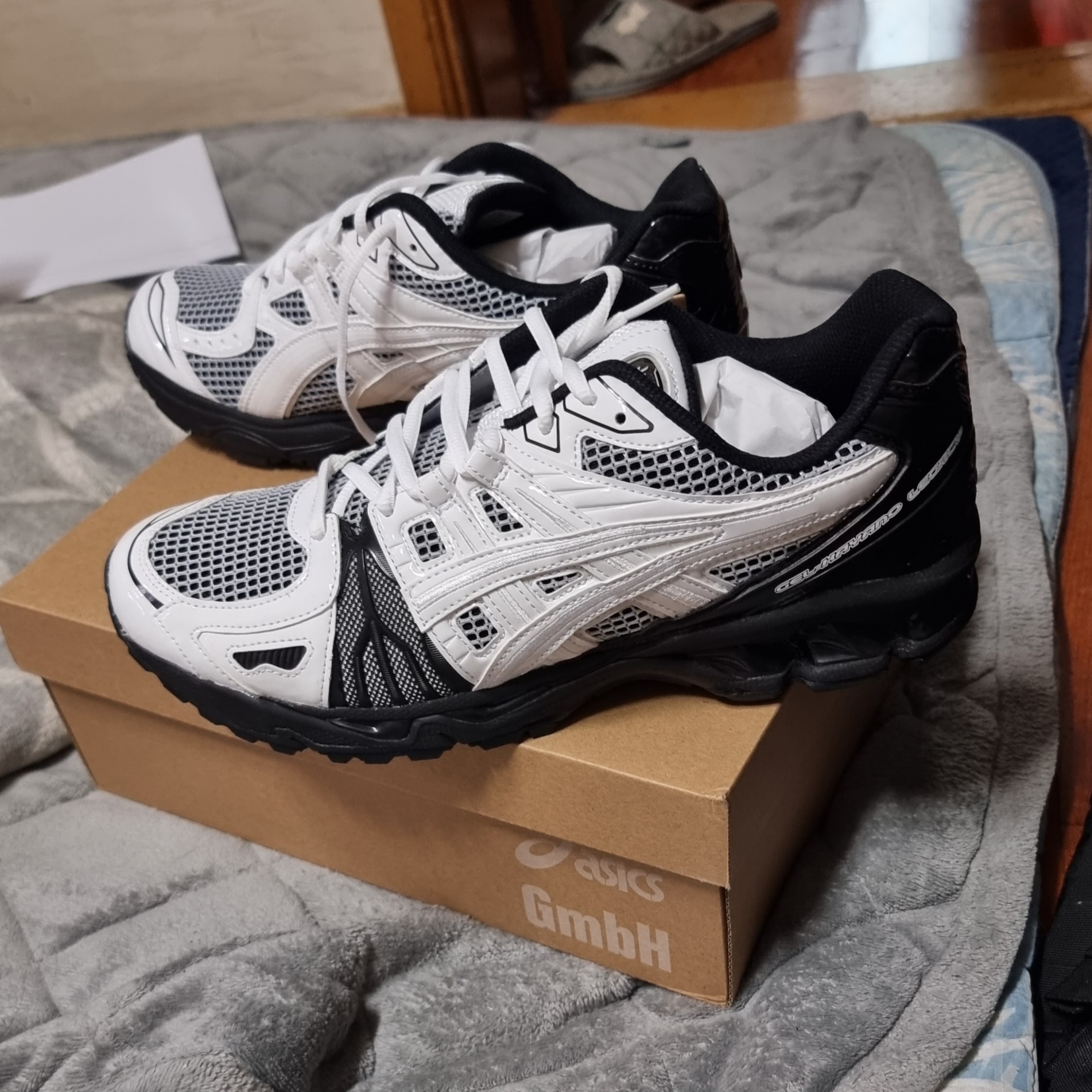 Asics x GmbH Gel-Kayano Legacy White Black 착용 스타일 - 1