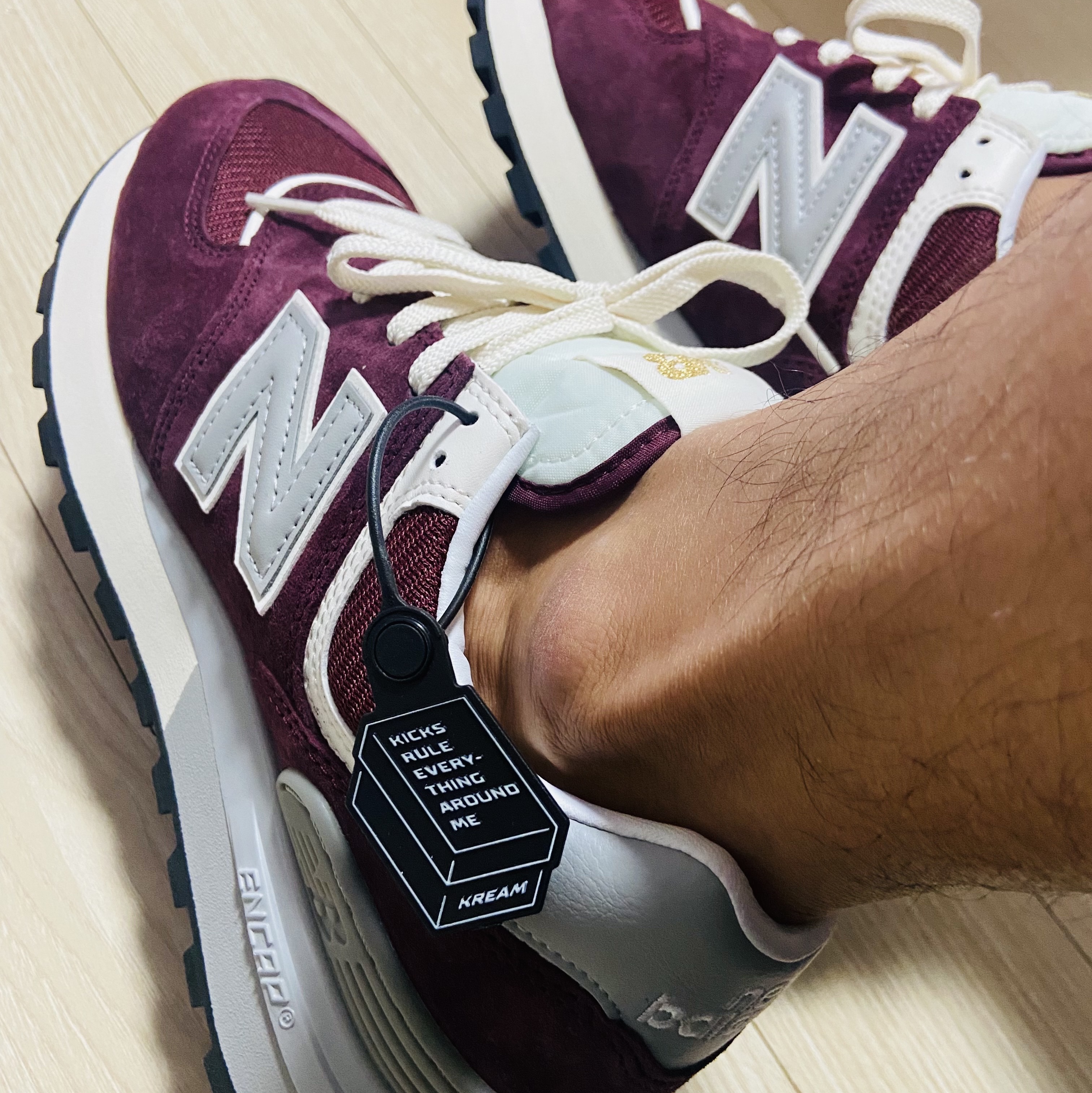 New Balance 574 Legacy Burgundy 착용 스타일