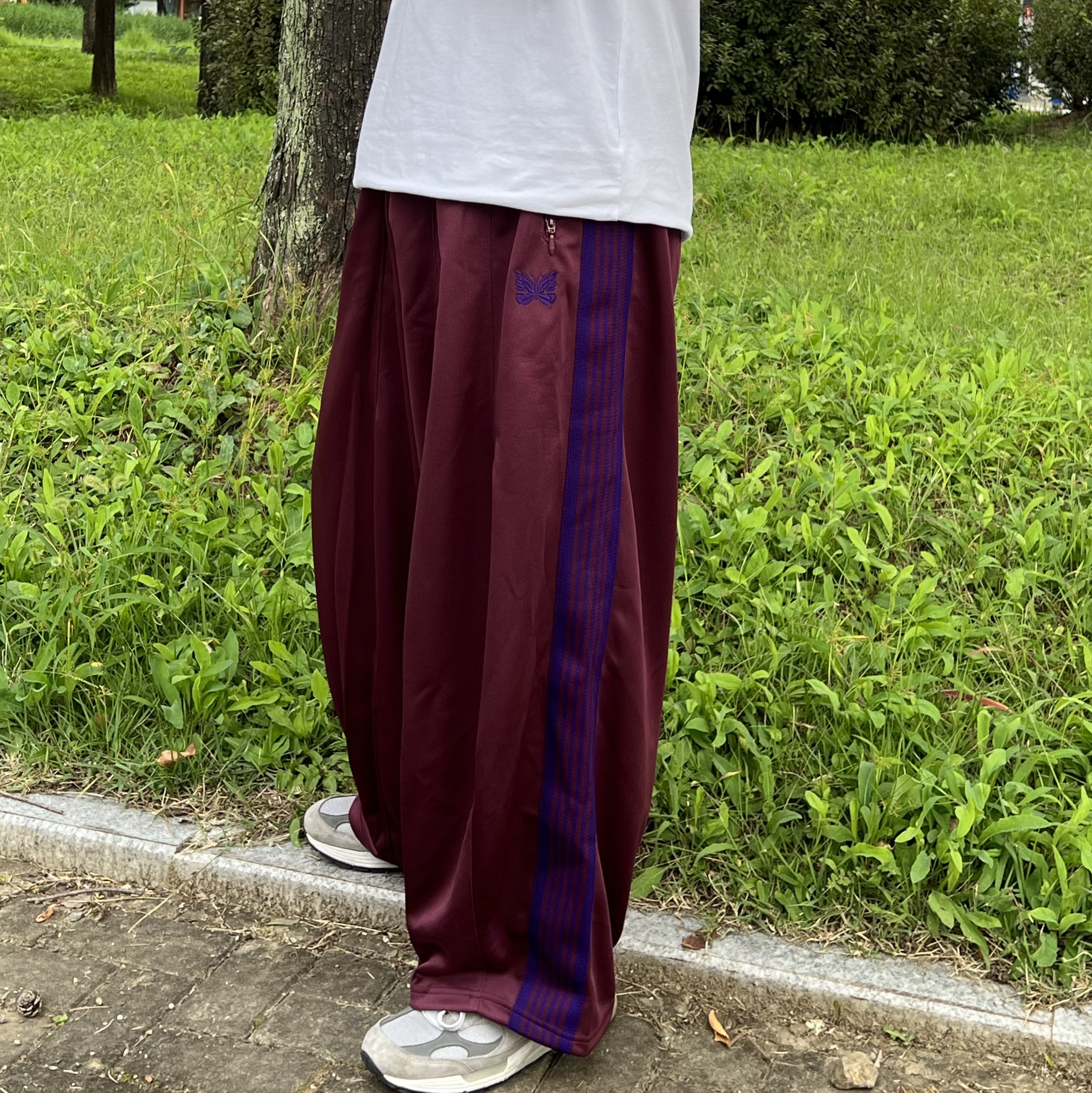 Needles H.D. Track Pants Poly Smooth Ivy Green, Needles H.D. Track Pants Poly Smooth Wine 착용 스타일 - 2