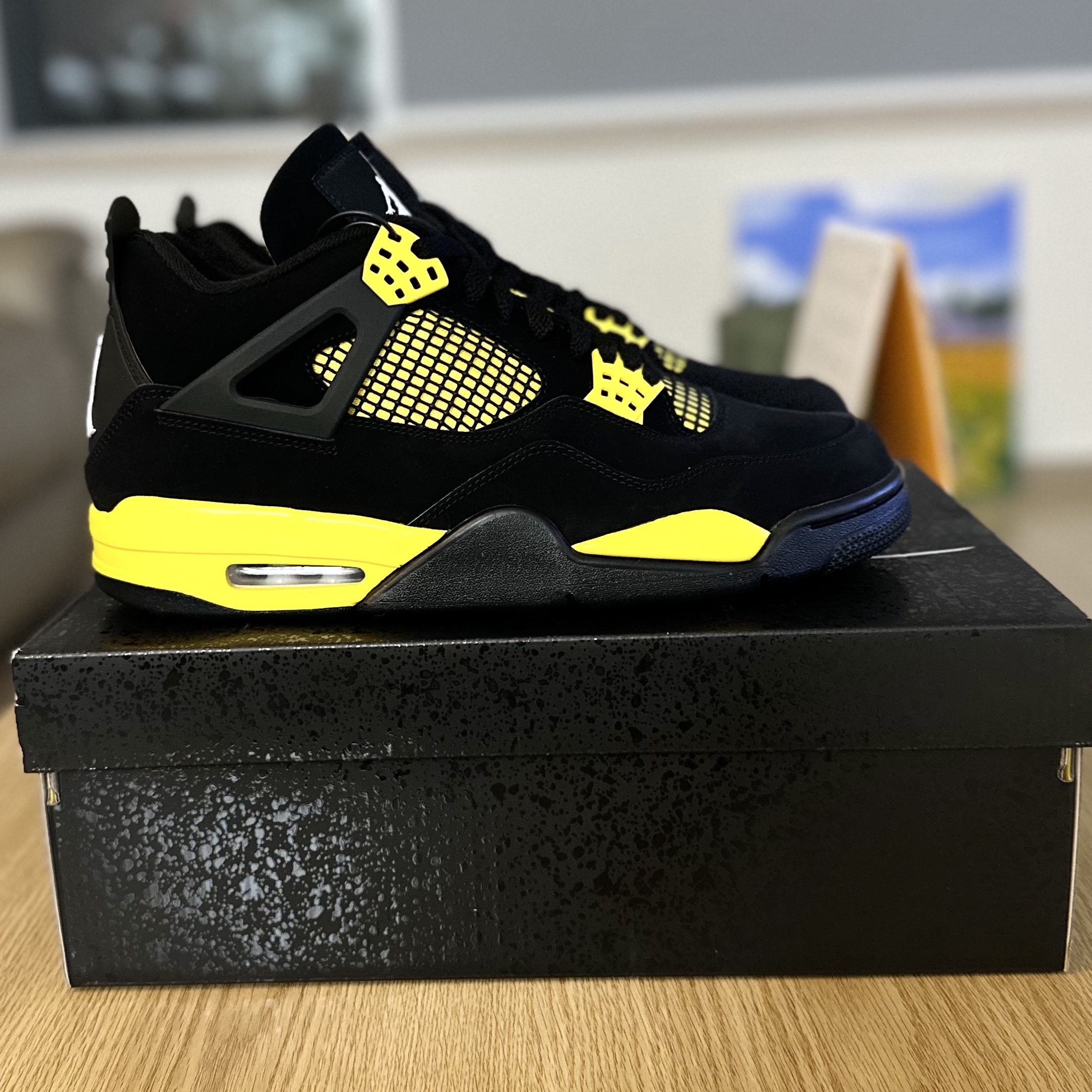Jordan 4 Retro Thunder 2023 착용 스타일 - 2