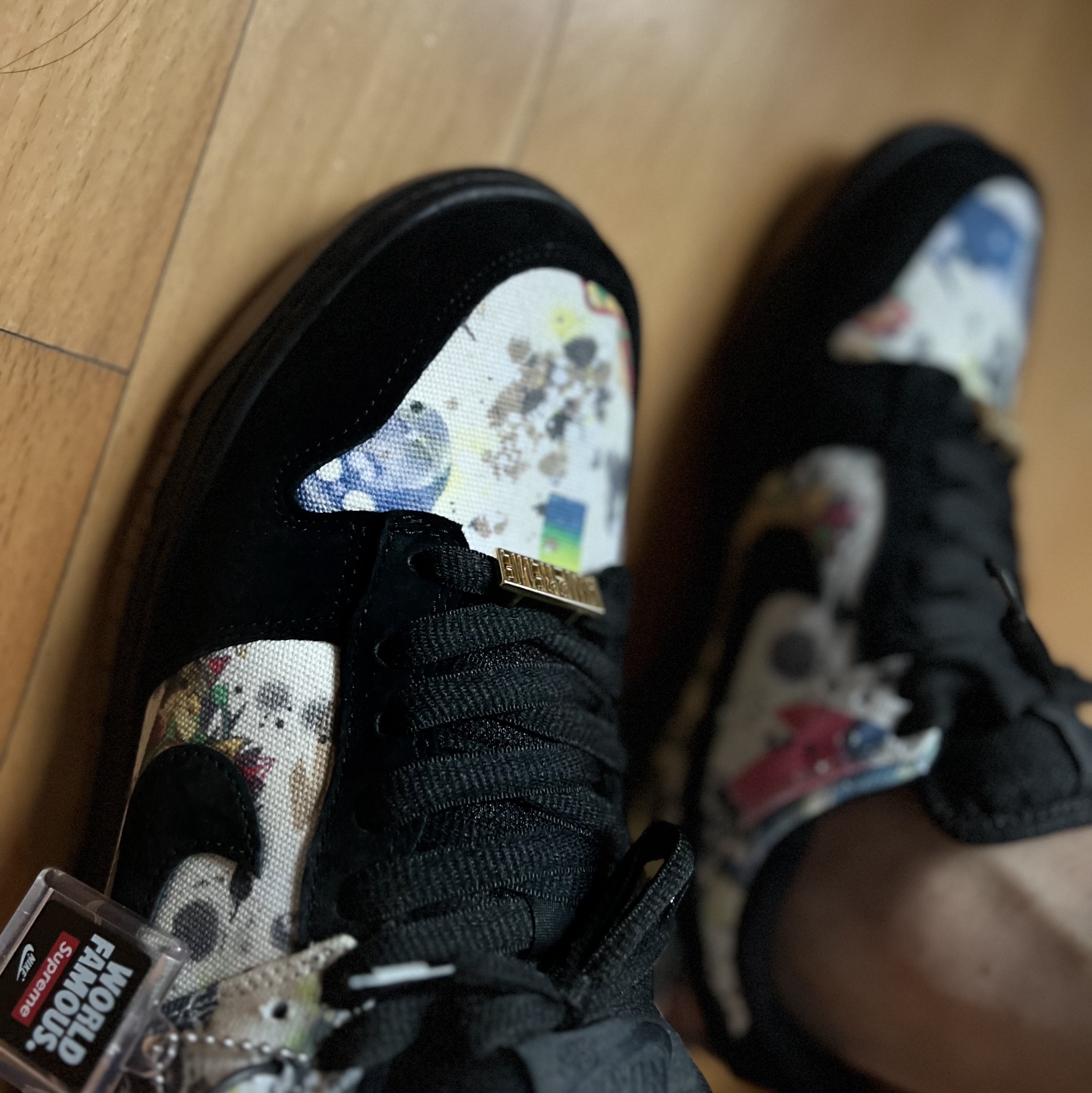 Nike x Supreme SB Dunk Low QS Rammellzee Black 착용 스타일 - 2