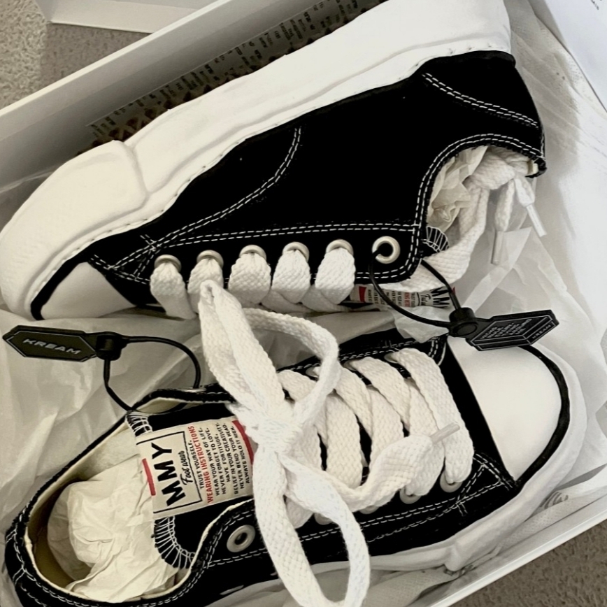 Maison Mihara Yasuhiro Peterson OG Sole Canvas Low Sneakers Black 착용 스타일