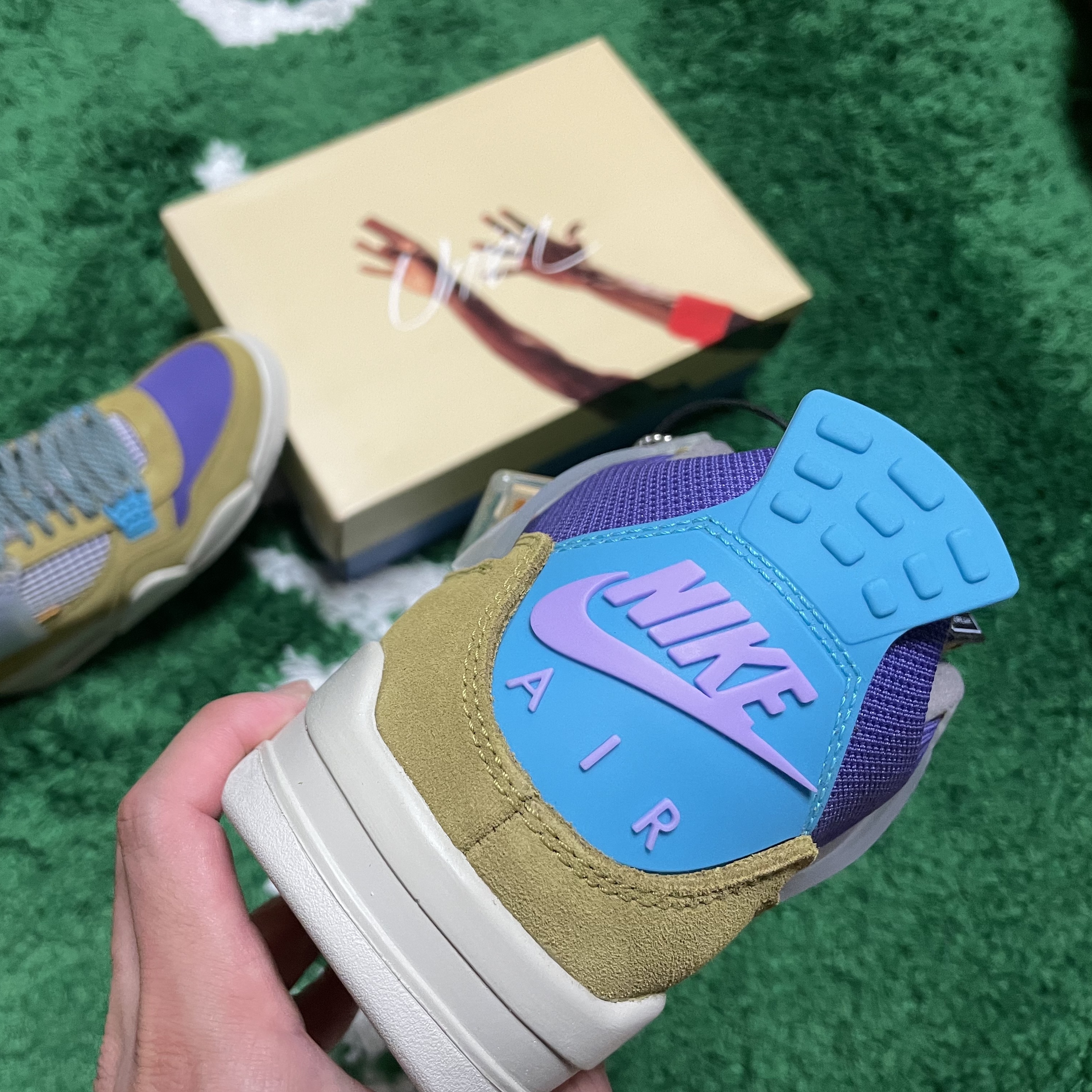 Jordan 4 x Union Retro SP Desert Moss 착용 스타일 - 3