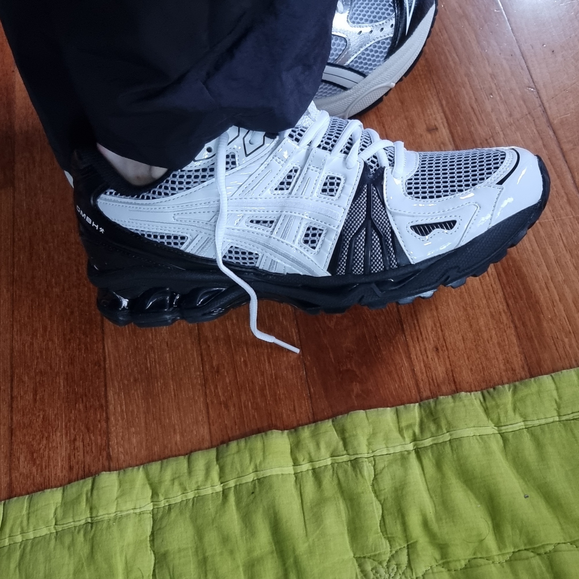 Asics x GmbH Gel-Kayano Legacy White Black 착용 스타일 - 2