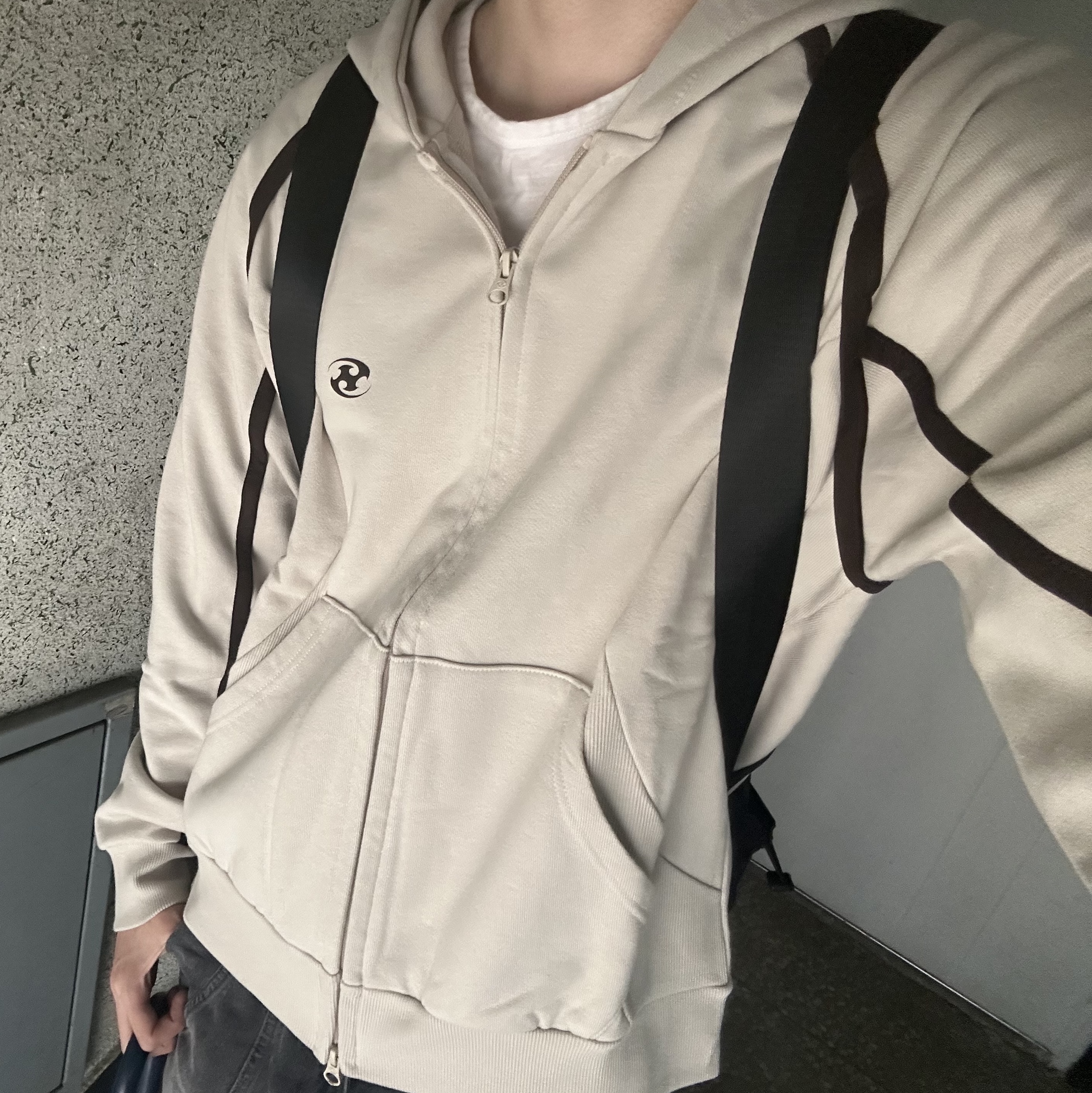 Sansan Gear Zip-Up Hoodie Beige - 22FW 착용 스타일