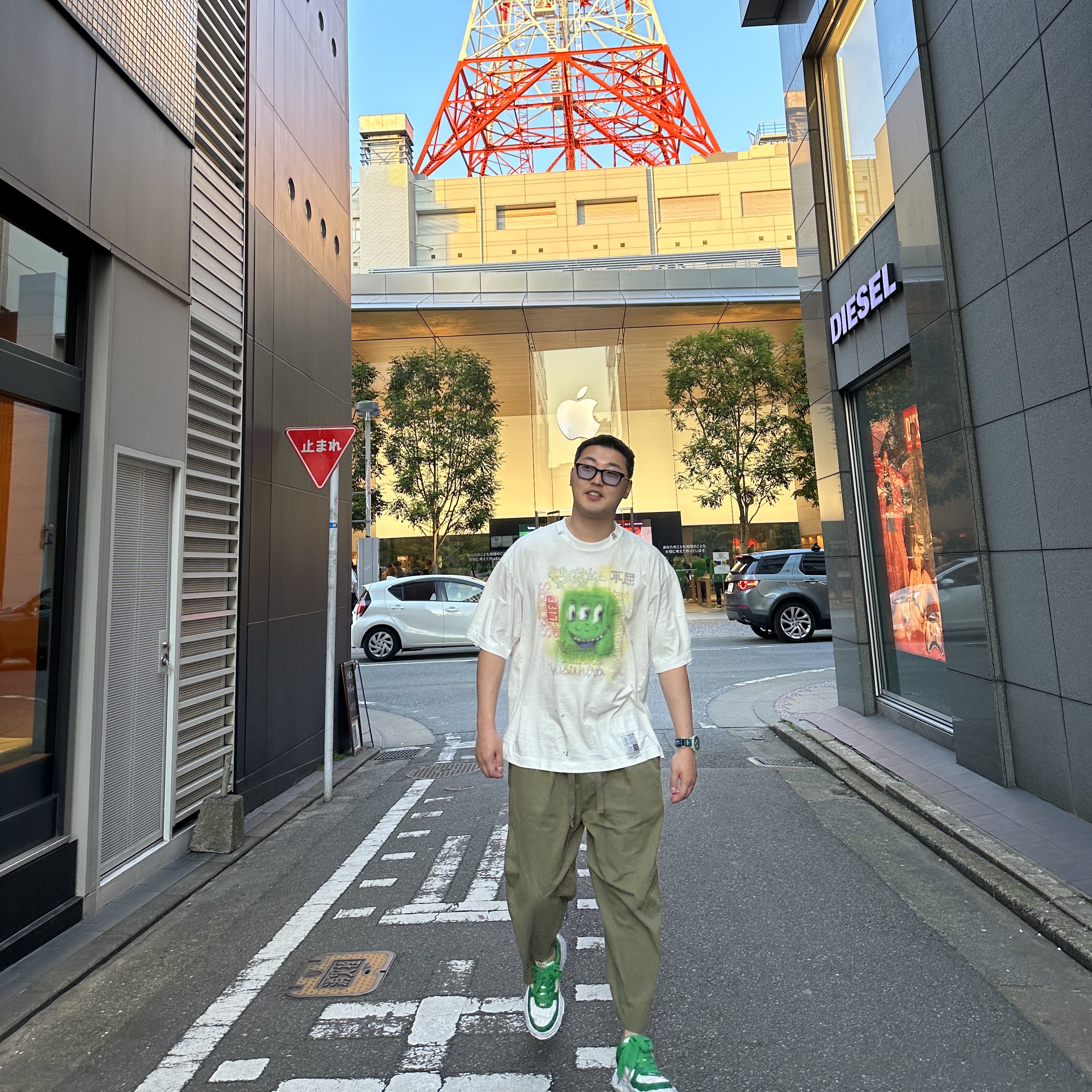 Maison Mihara Yasuhiro Wayne OG Sole Leather Low-top Sneakers Green White 착용 스타일