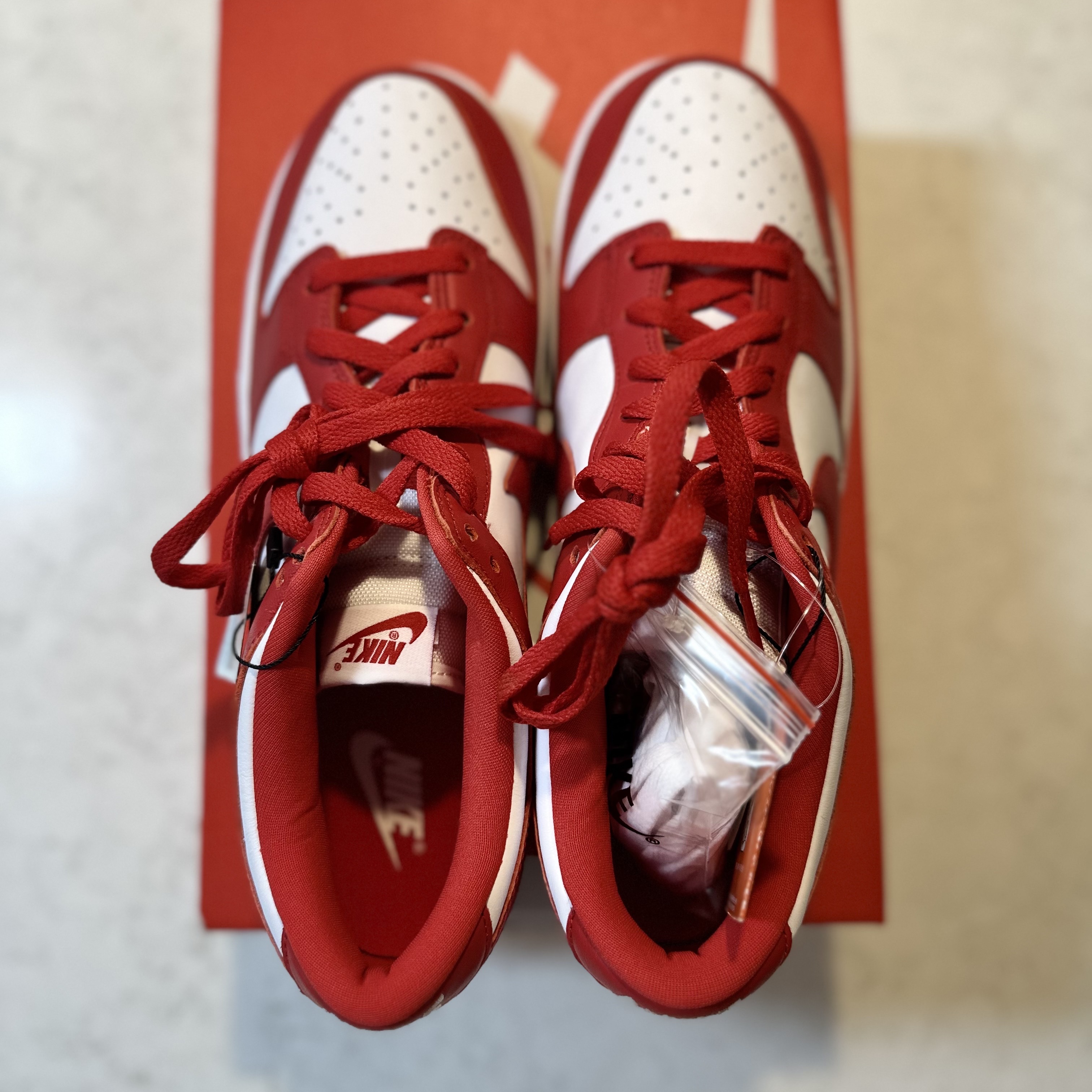 Nike Dunk Low SP White and University Red 2023 착용 스타일 - 2