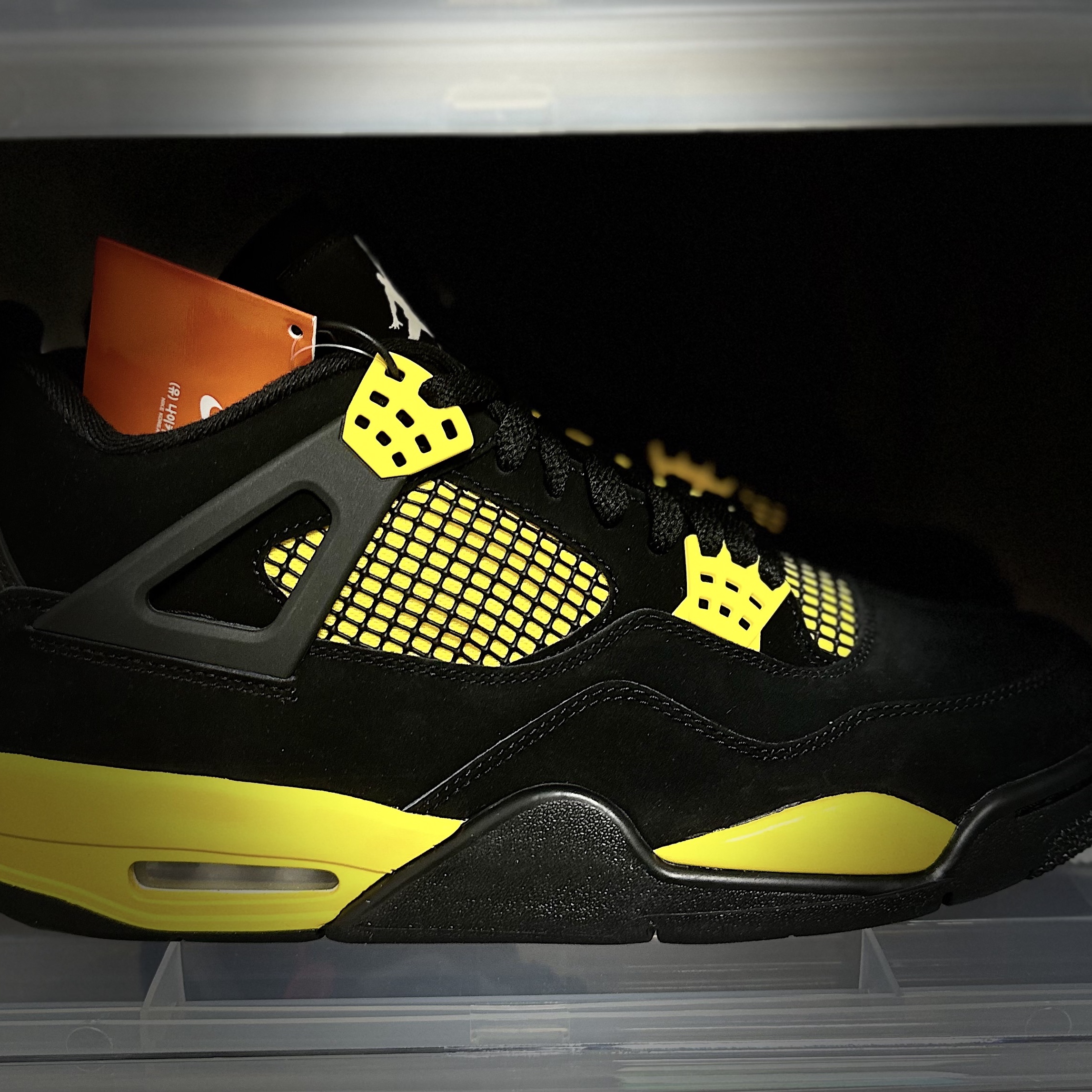 Jordan 4 Retro Thunder 2023 착용 스타일 - 3