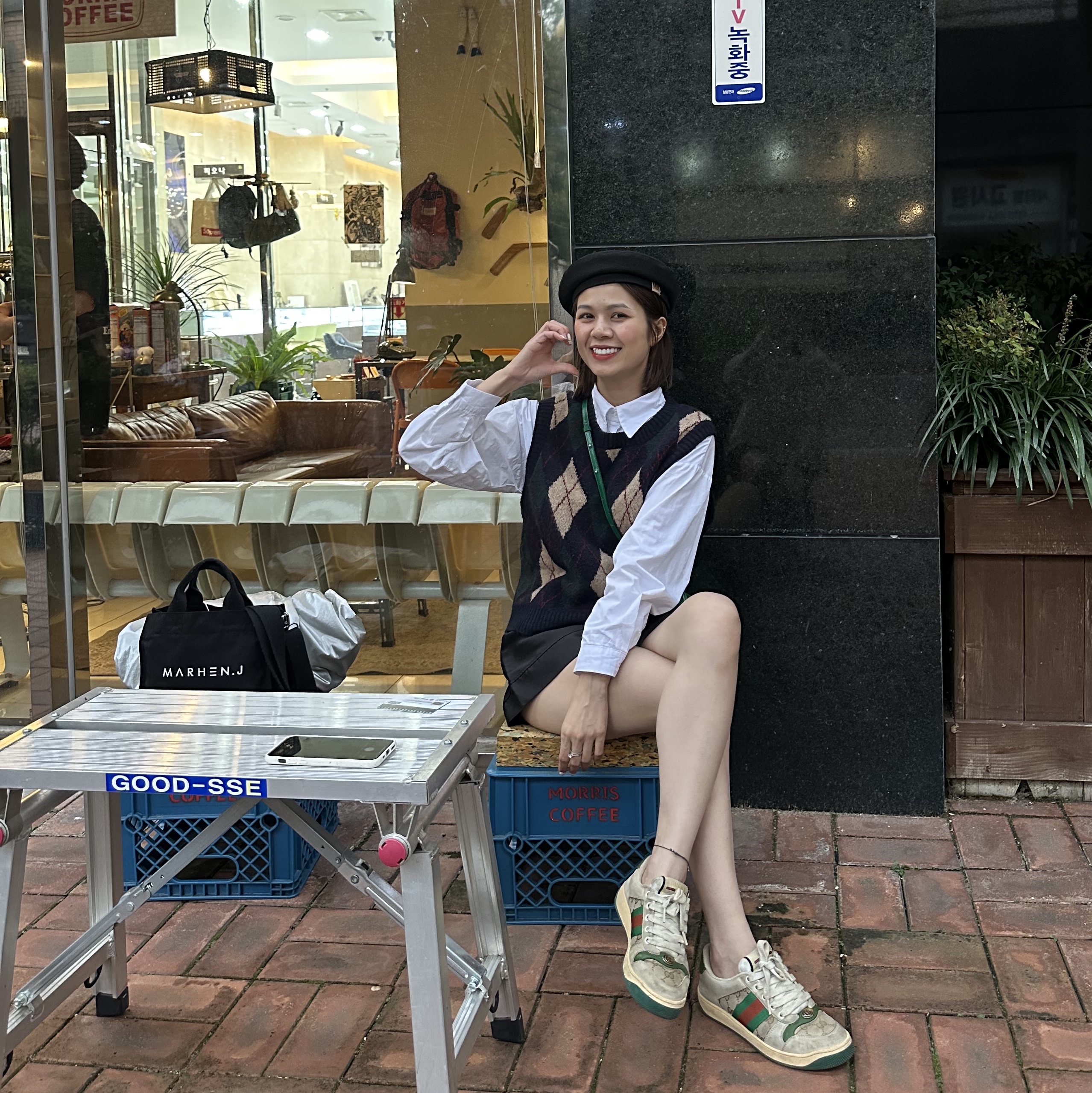 (W) Gucci Screener Leather Sneakers Butter 착용 스타일 - 3