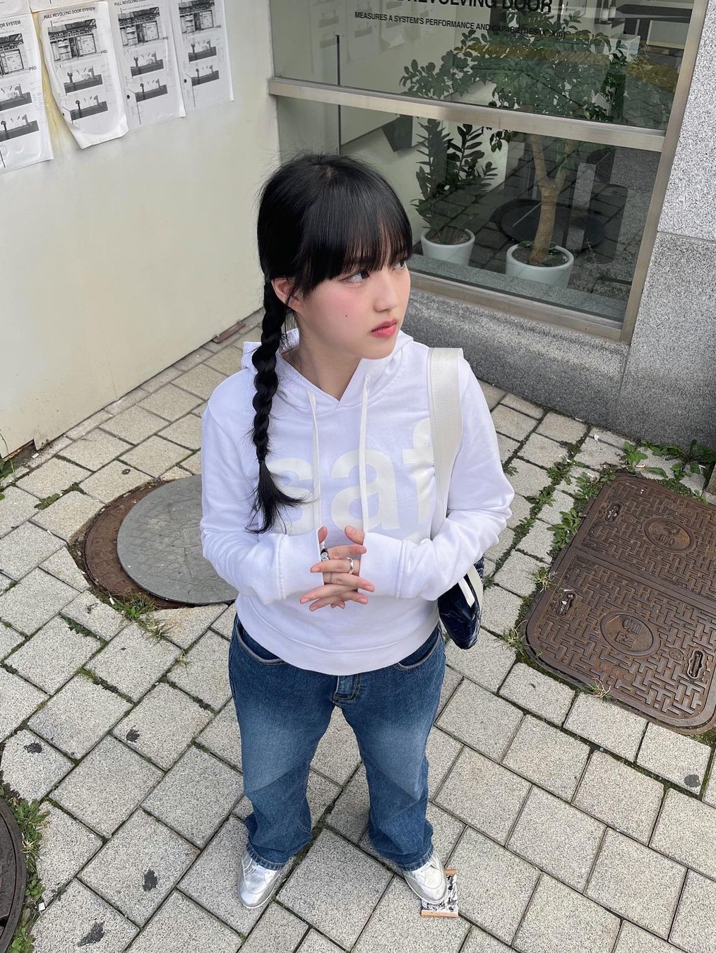 [KREAM 단독] Safarispot Women 1/2 Basic Safari Hoodie White, [KREAM 단독] Safarispot Basic Safari Hoodie White 착용 스타일