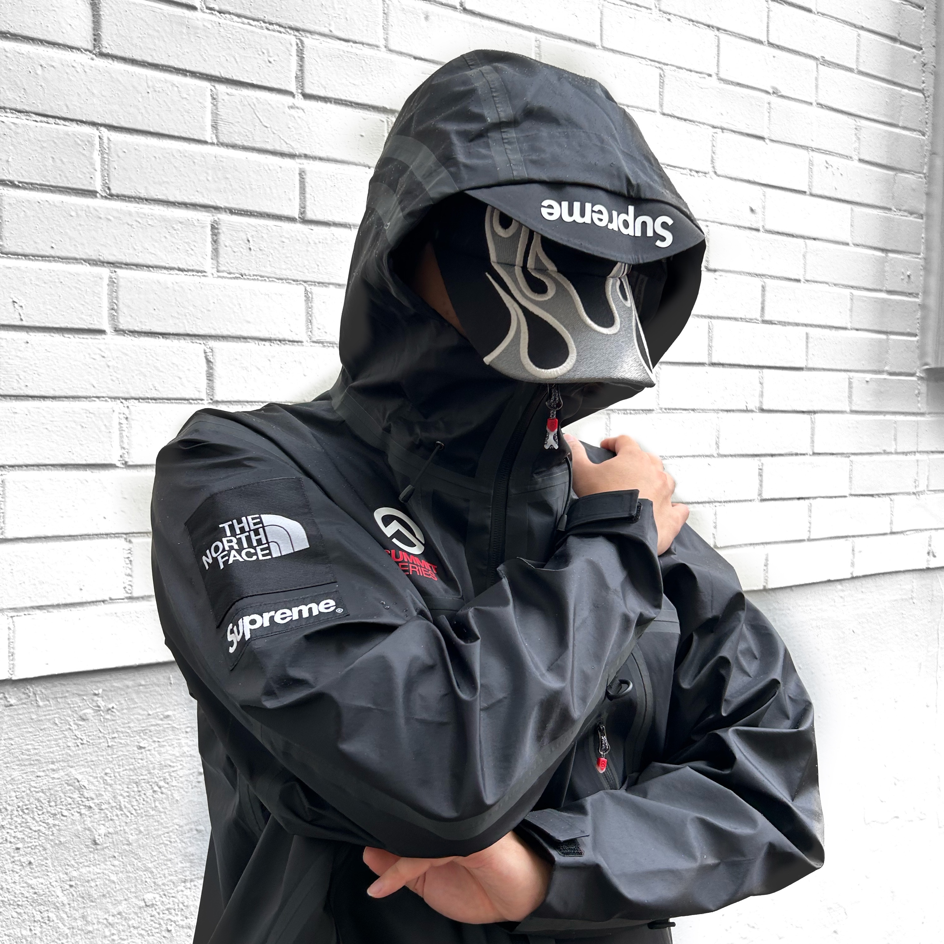 Supreme x The North Face Summit Series Outer Tape Seam Jacket Black - 21SS, Yeezy Gap Engineered By Balenciaga Flame Cap Black 착용 스타일 - 1
