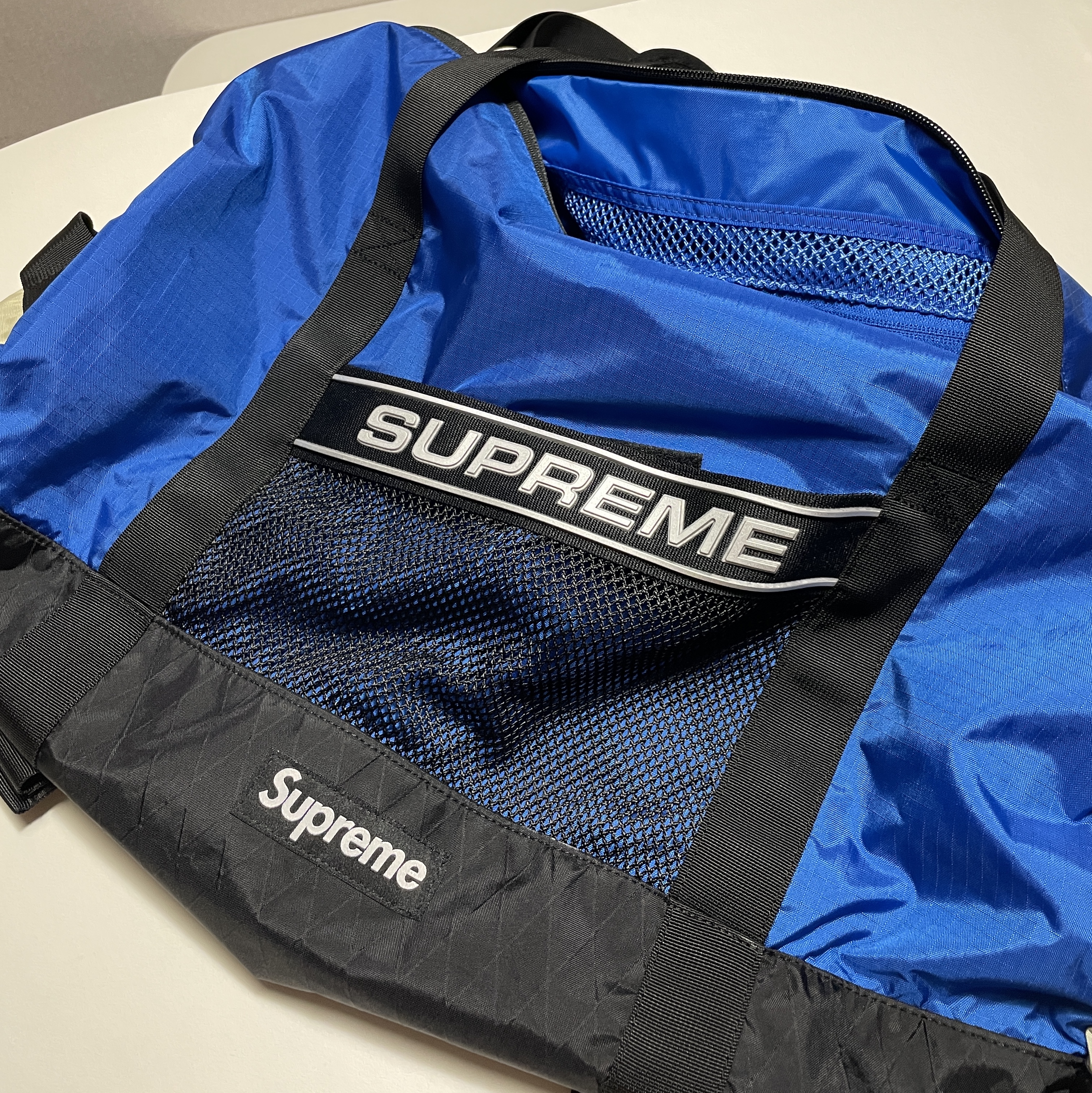 Supreme Duffle Bag Blue - 23FW 착용 스타일 - 4