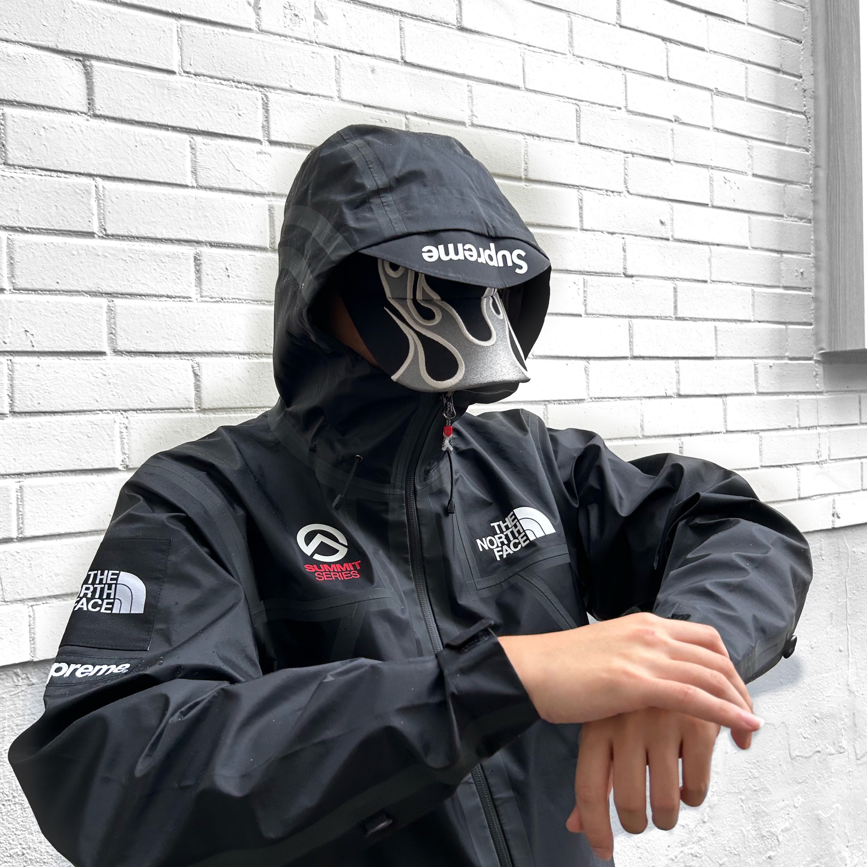 Supreme x The North Face Summit Series Outer Tape Seam Jacket Black - 21SS, Yeezy Gap Engineered By Balenciaga Flame Cap Black 착용 스타일 - 3