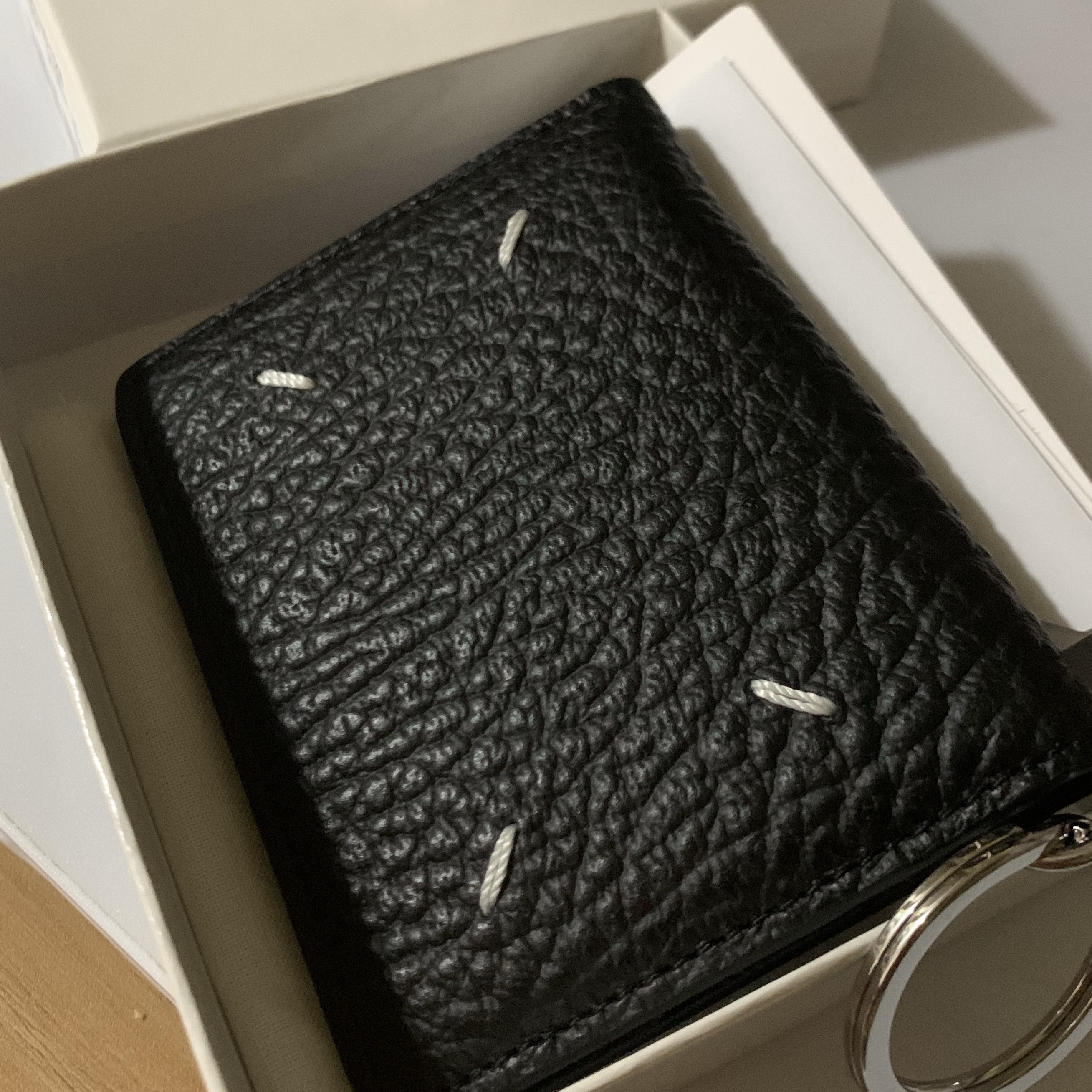 Maison Margiela Keyring Wallet Black 착용 스타일