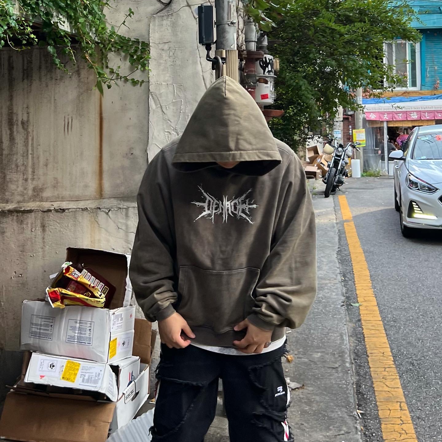Balenciaga 3XL Sneakers Worn Out White Red 착용 스타일 - 4