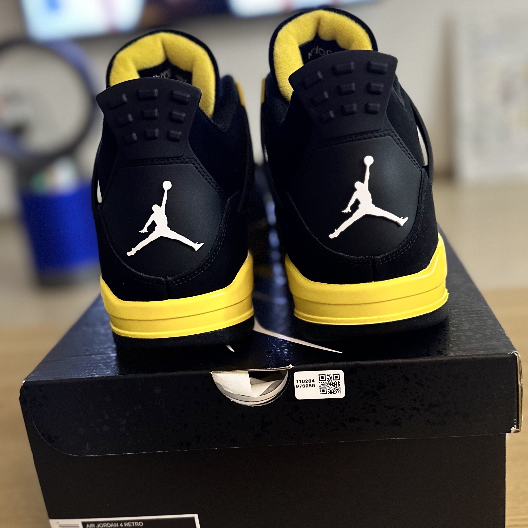 Jordan 4 Retro Thunder 2023 착용 스타일 - 1