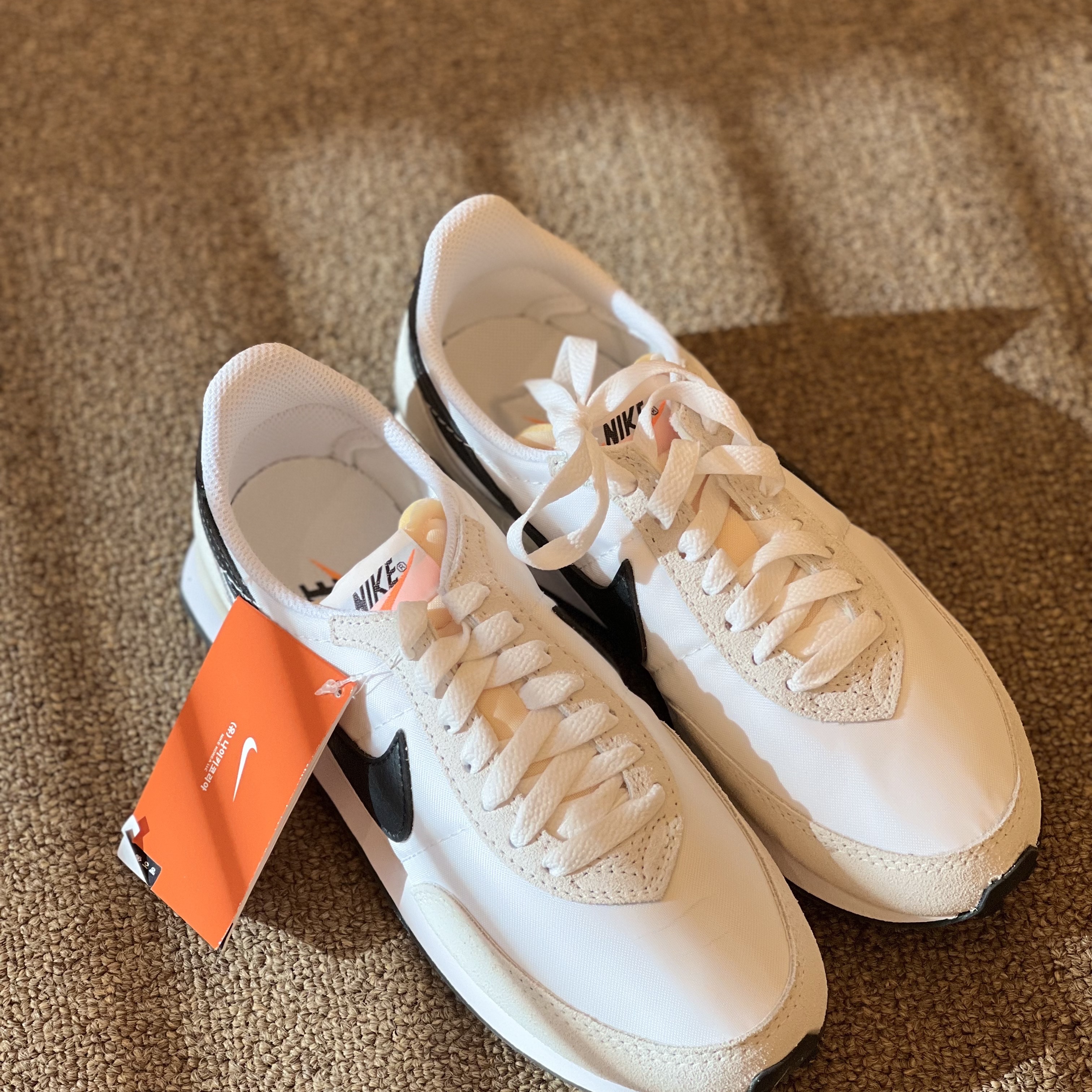 (W) Nike Waffle Trainer 2 White Black 착용 스타일 - 2