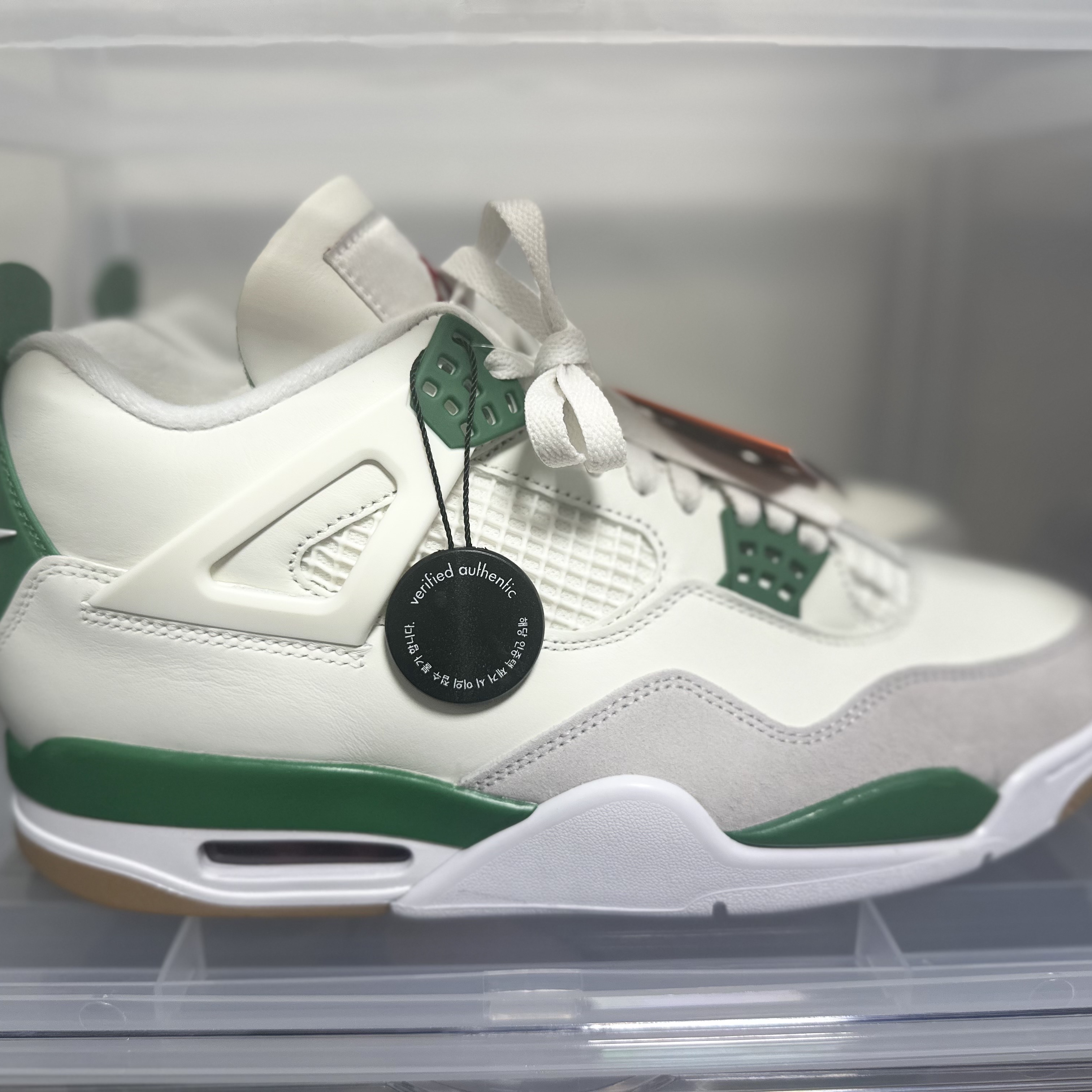 Jordan 4 x Nike SB Retro SP Pine Green 착용 스타일