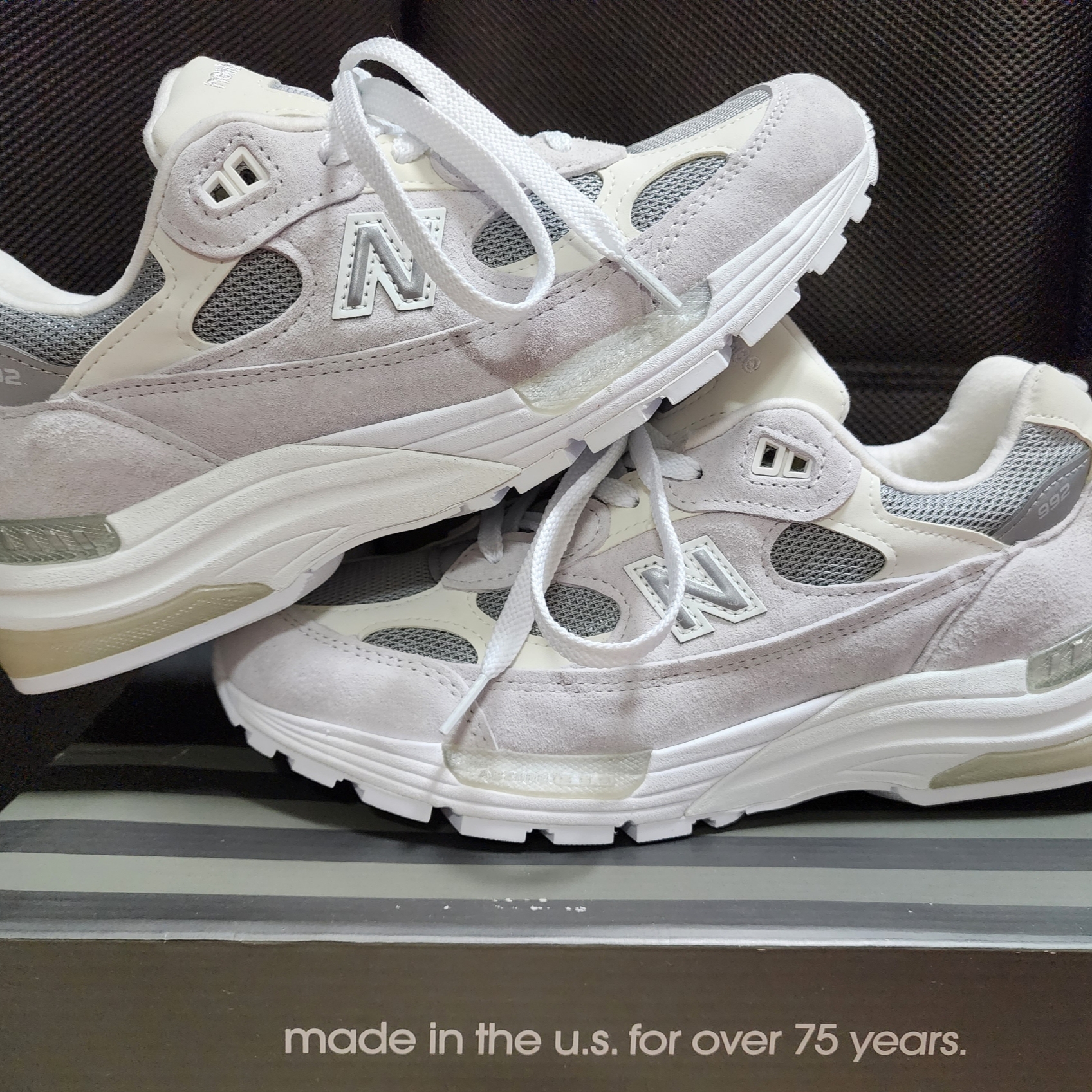 New Balance 992 Made in USA White Silver, New Balance 992 Made in USA Grey - D Standard 착용 스타일 - 1