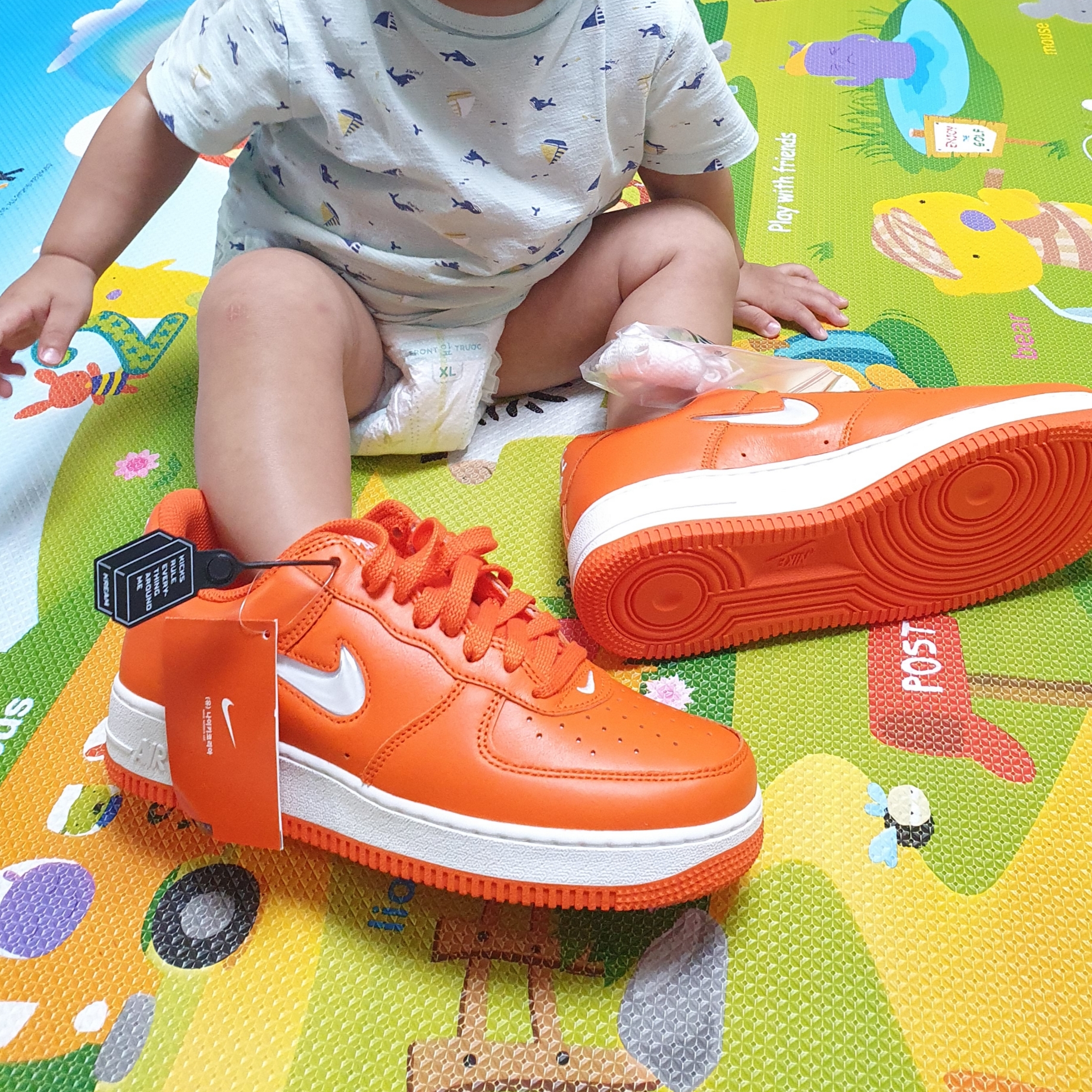 Nike Air Force 1 Low Retro Color of The Month Safety Orange 착용 스타일