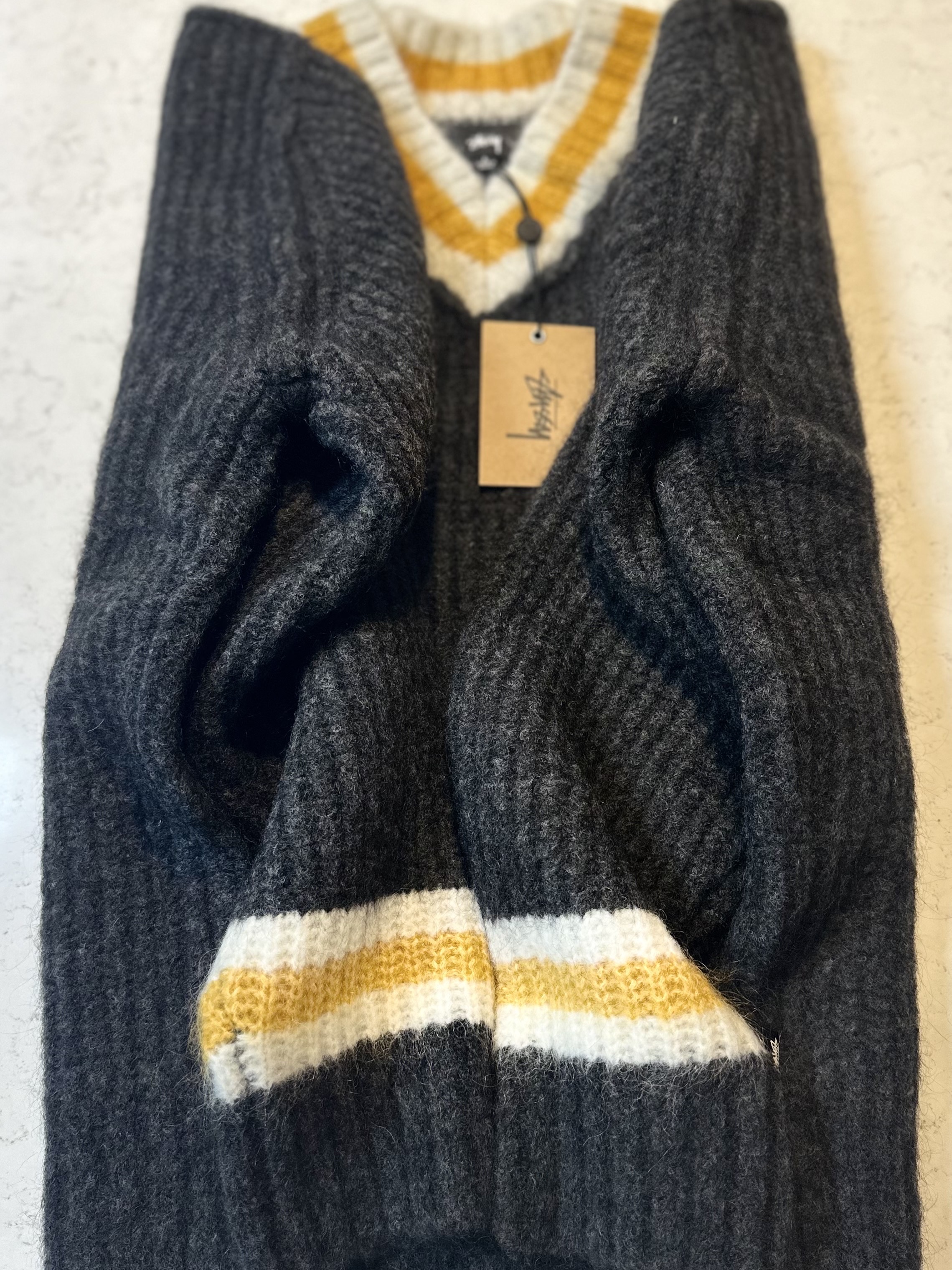 Stussy Mohair Tennis Sweater Charcoal 착용 스타일