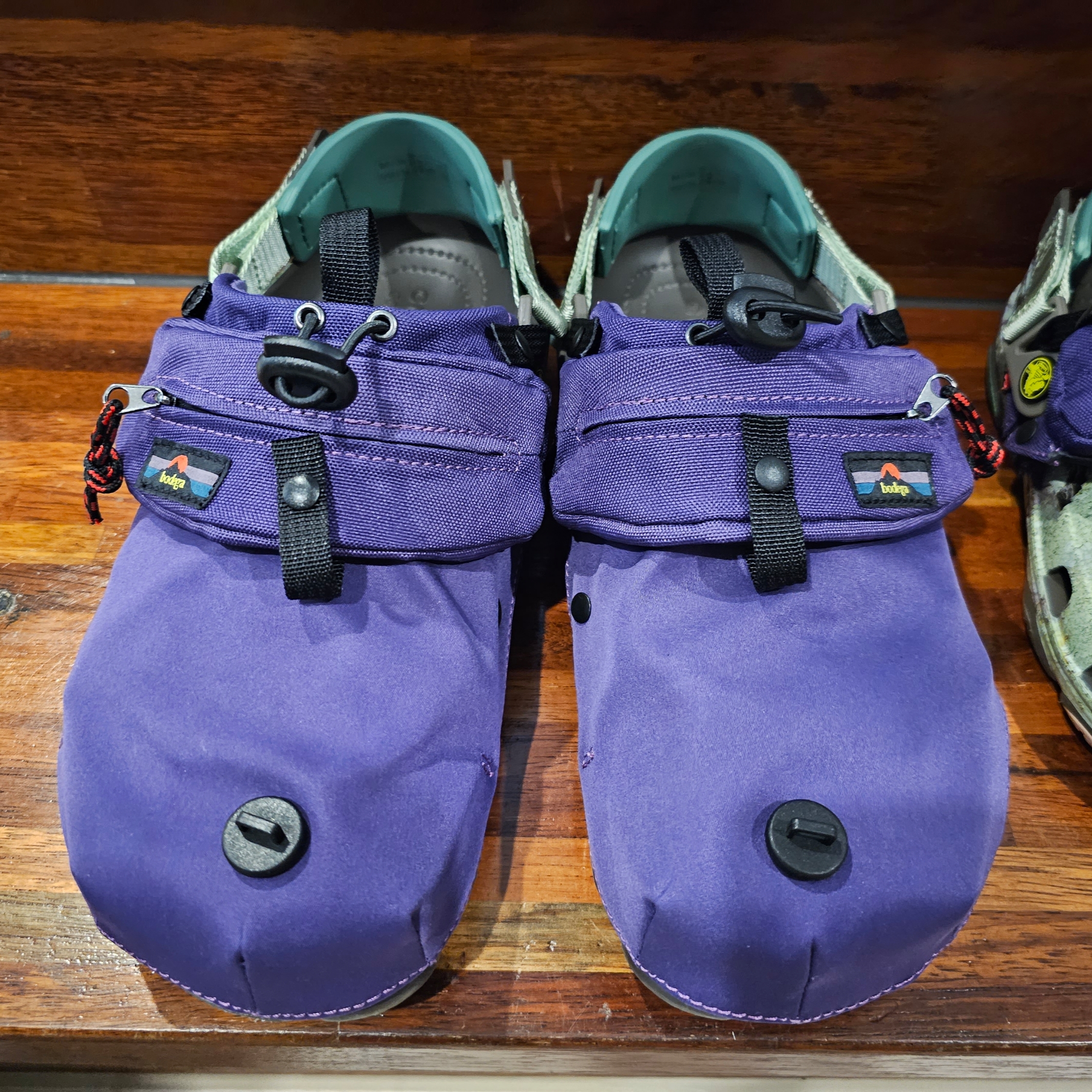 Crocs x Bodega All Terrain Clog Nict-Tech Mossy Bark 착용 스타일 - 1