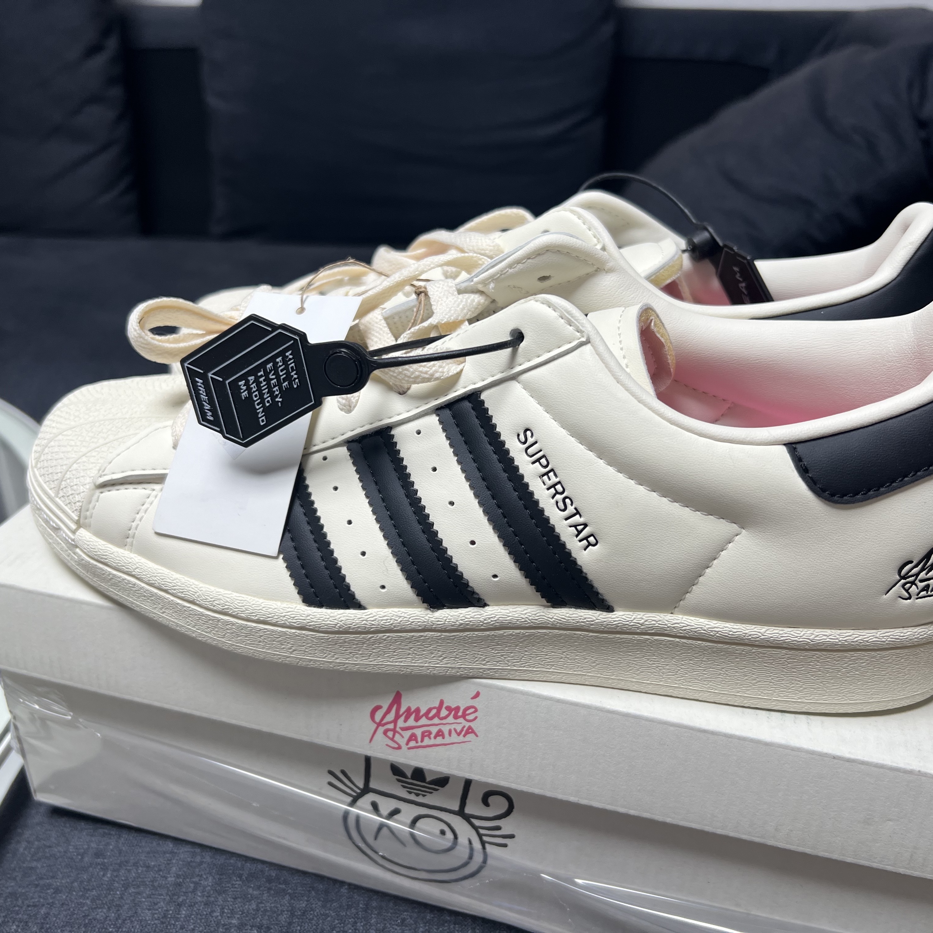Adidas x Andre Saraiva Superstar Cream White Core Black 착용 스타일 - 2