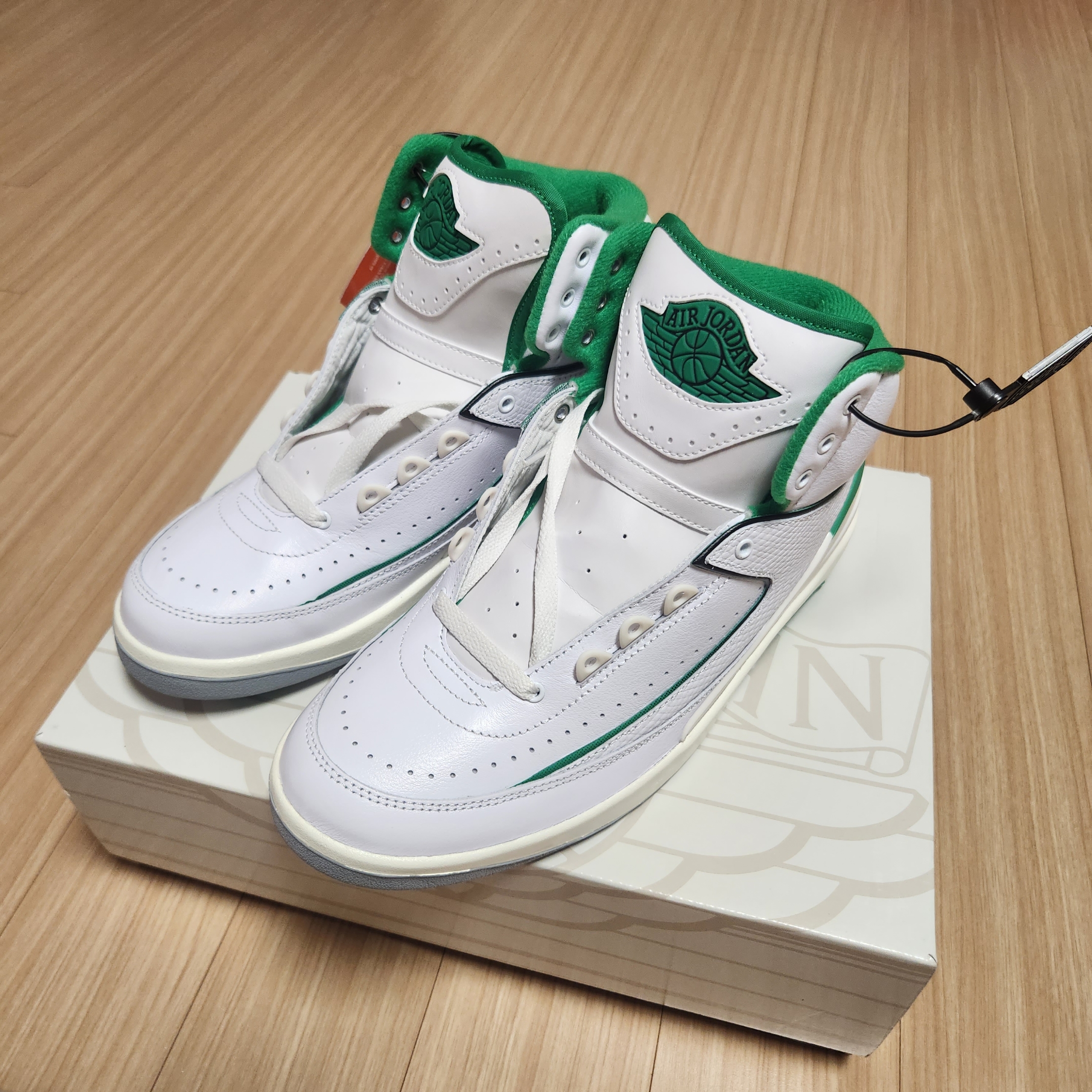 Jordan 2 Retro Lucky Green 착용 스타일