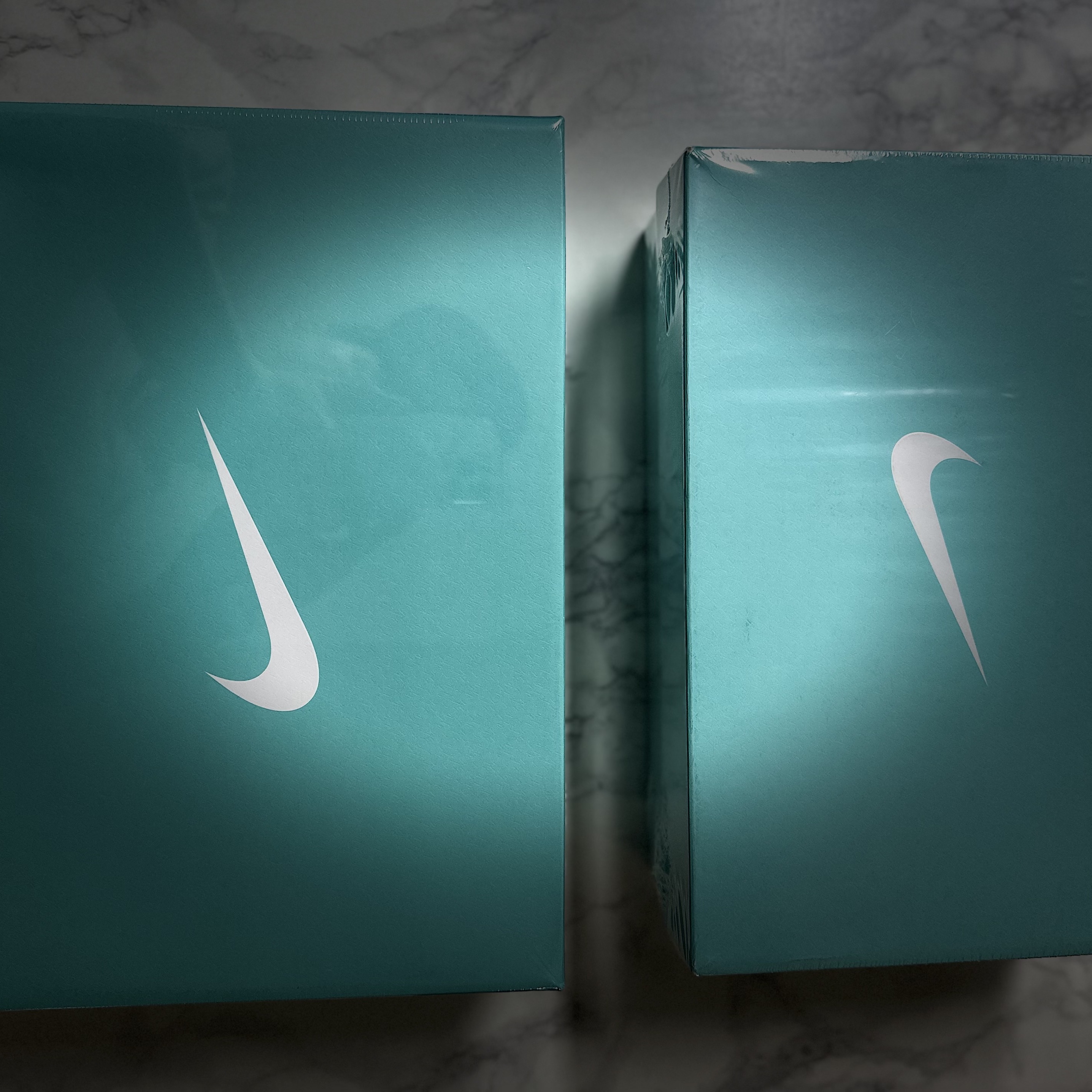 Nike x Tiffany & Co. Air Force 1 Low SP 1837 착용 스타일 - 3