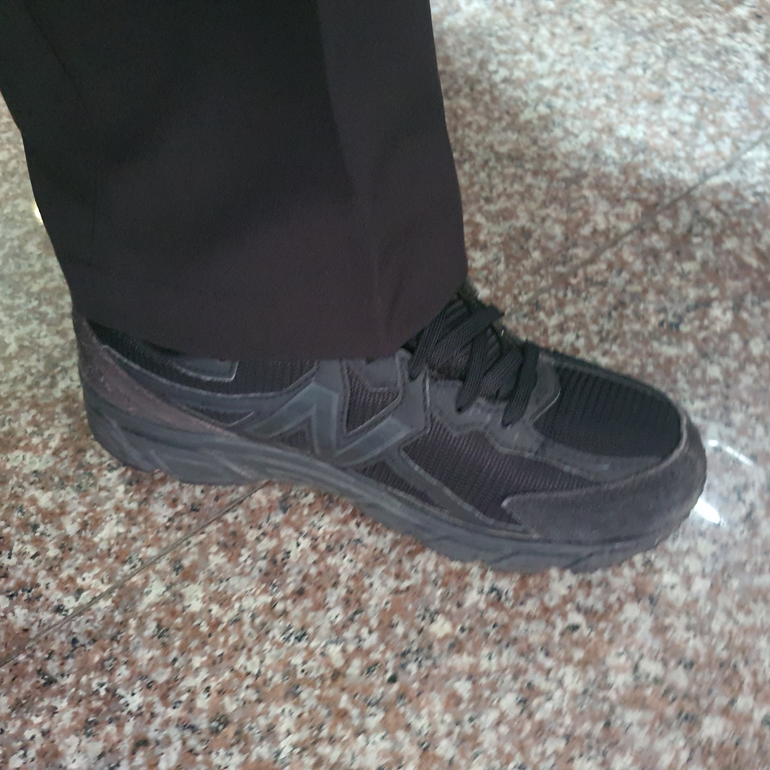 (W) New Balance 480v5 Black - 4E XXWide 착용 스타일 - 3