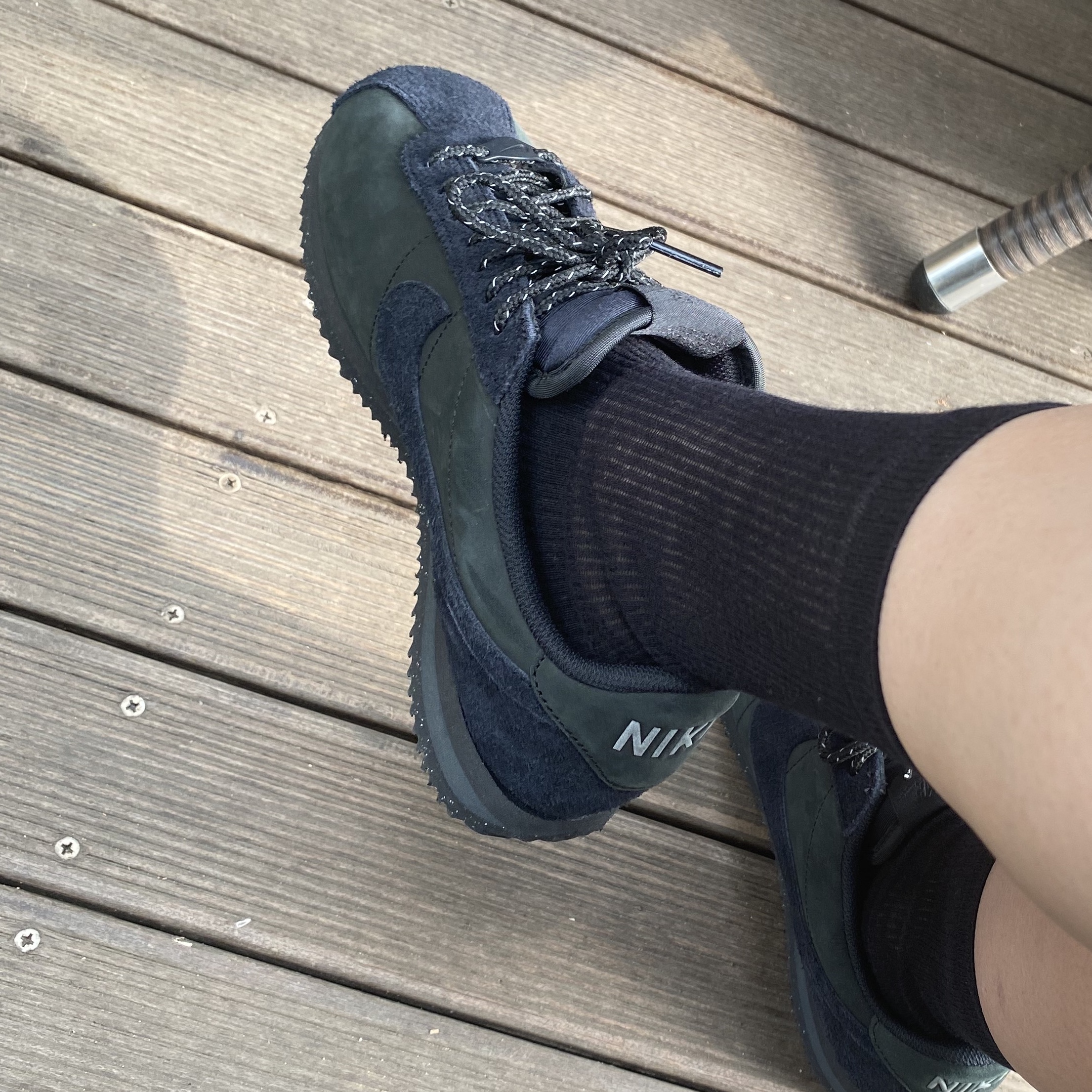(W) Nike Cortez PRM Black 착용 스타일