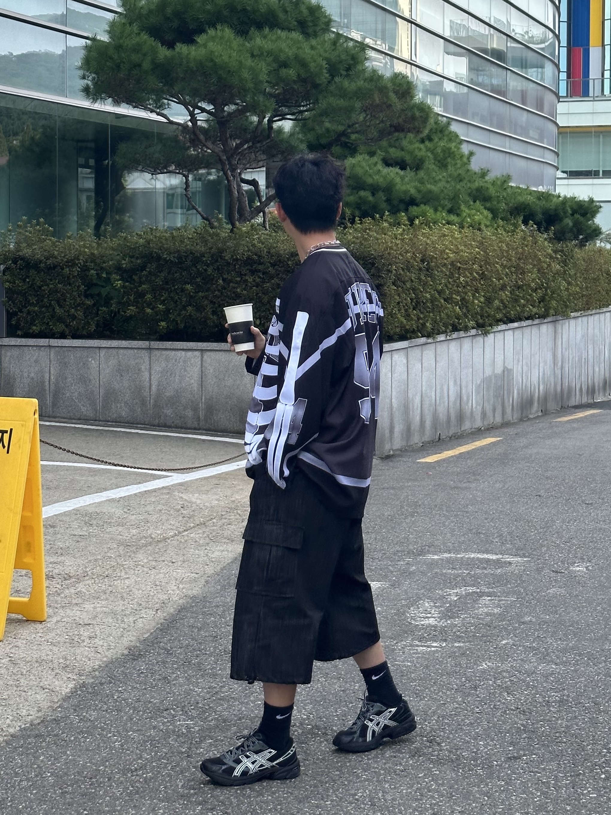 Supreme Bones Hockey Jersey Black - 23FW, Gentle Monster x Maison Margiela MM003 Black Black 착용 스타일 - 2