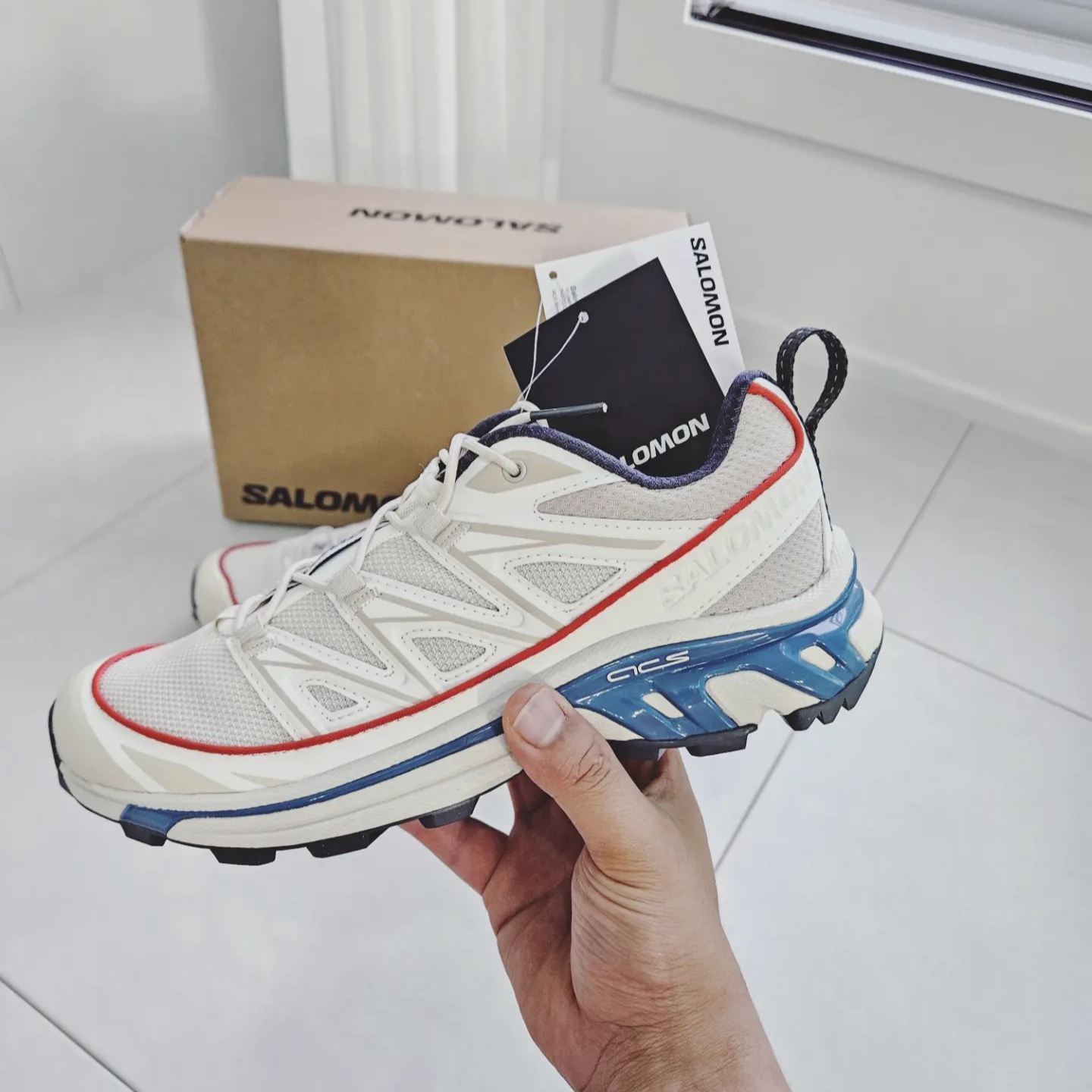 Salomon XT-6 Expanse Almond Milk Aegean Blue 착용 스타일