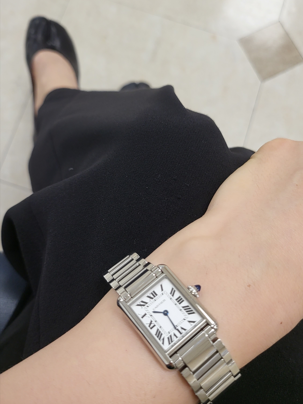 Cartier Tank Must Watch Small Quartz Steel Bracelet Steel, (W) Maison Margiela Tabi Ballet Flat Shoes Black 착용 스타일