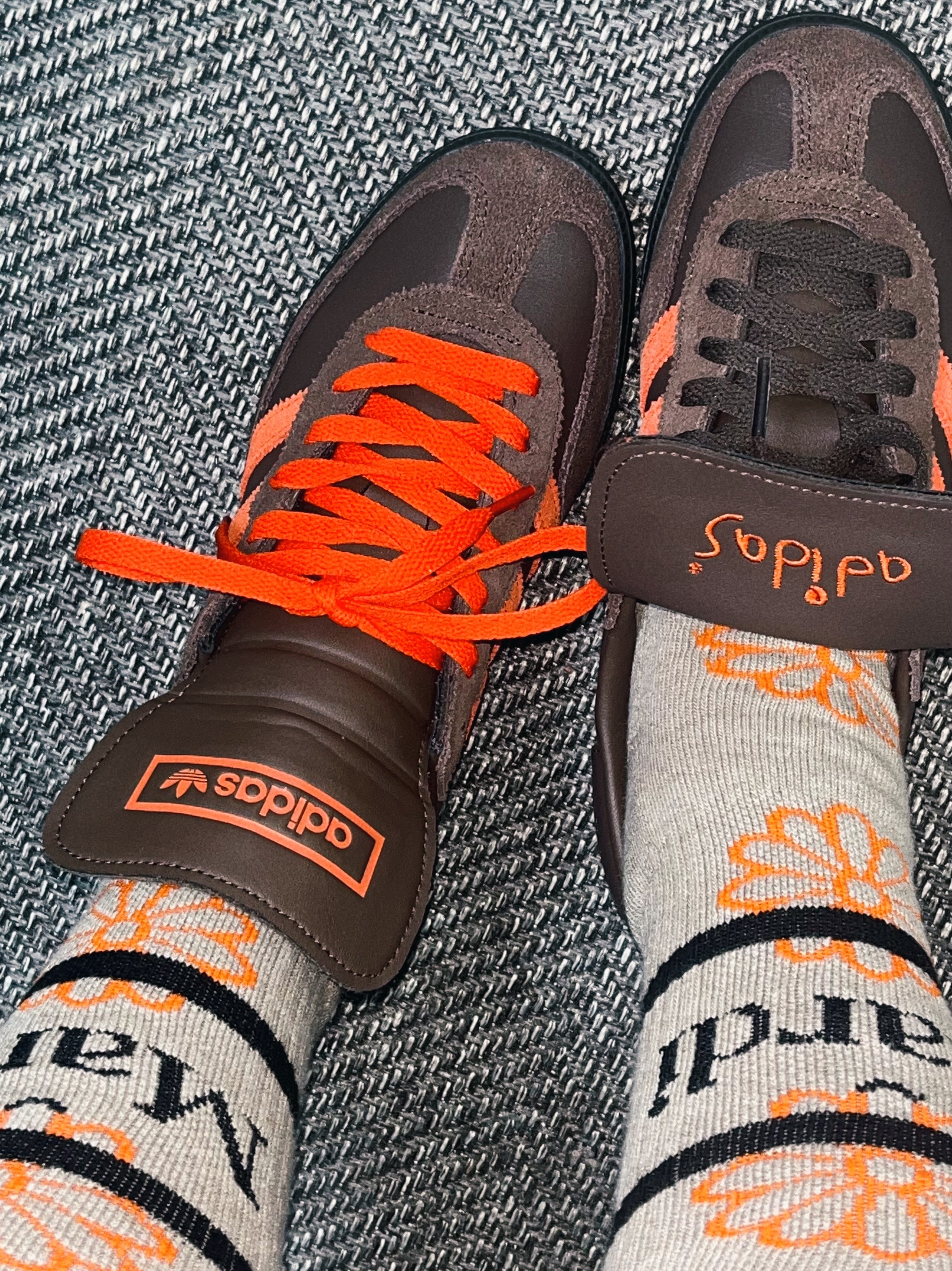 Adidas Spezial Handball Brown Collegiate Orange 착용 스타일