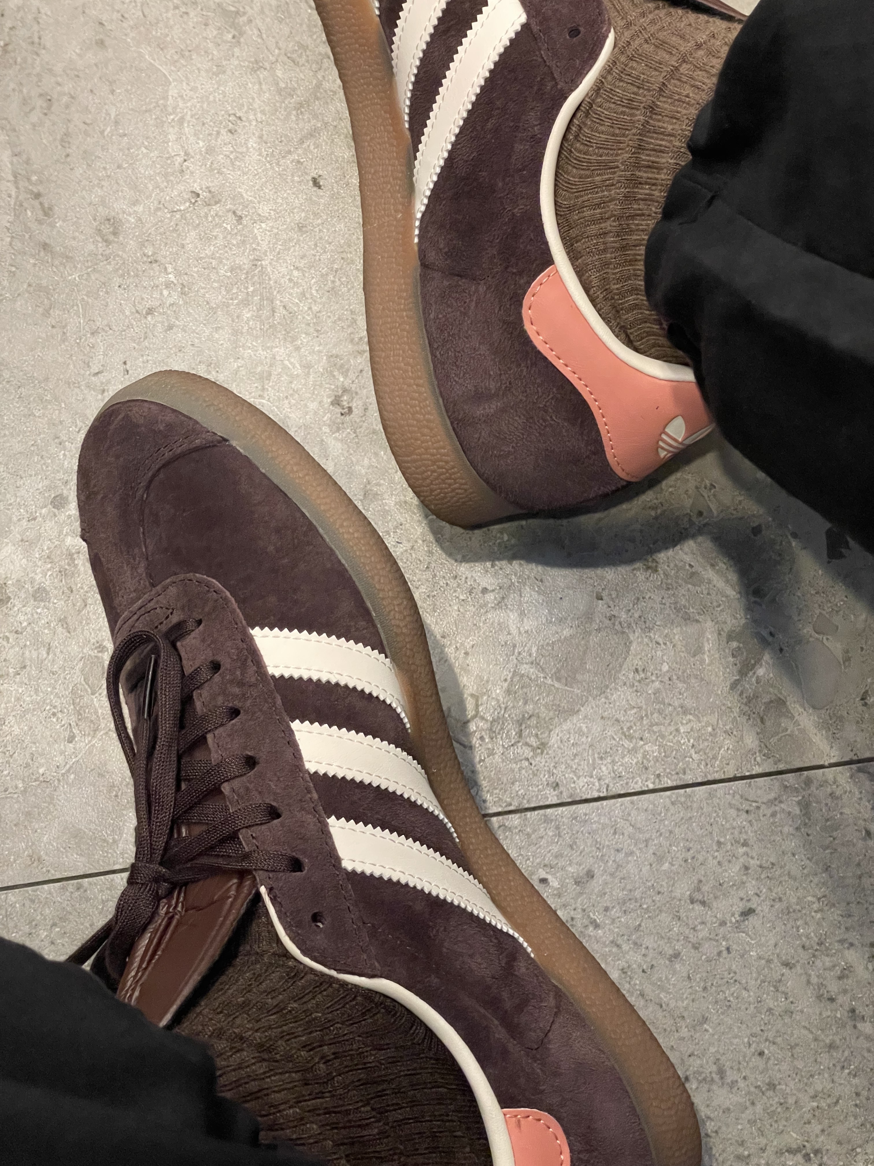 (W) Adidas Gazelle Shadow Brown 착용 스타일